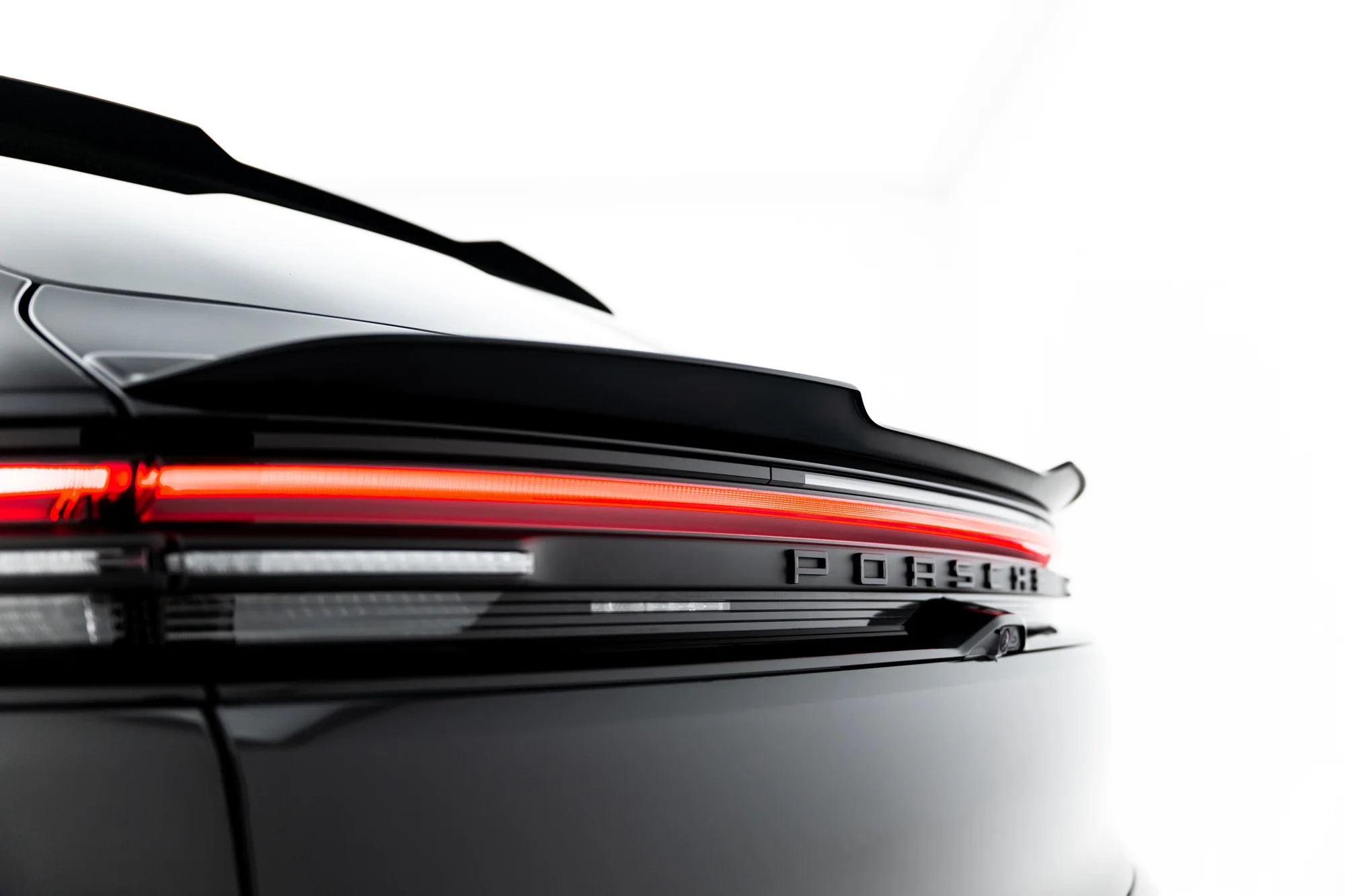 Lower Spoiler Cap Porsche Macan EV Mk1 - Image 3