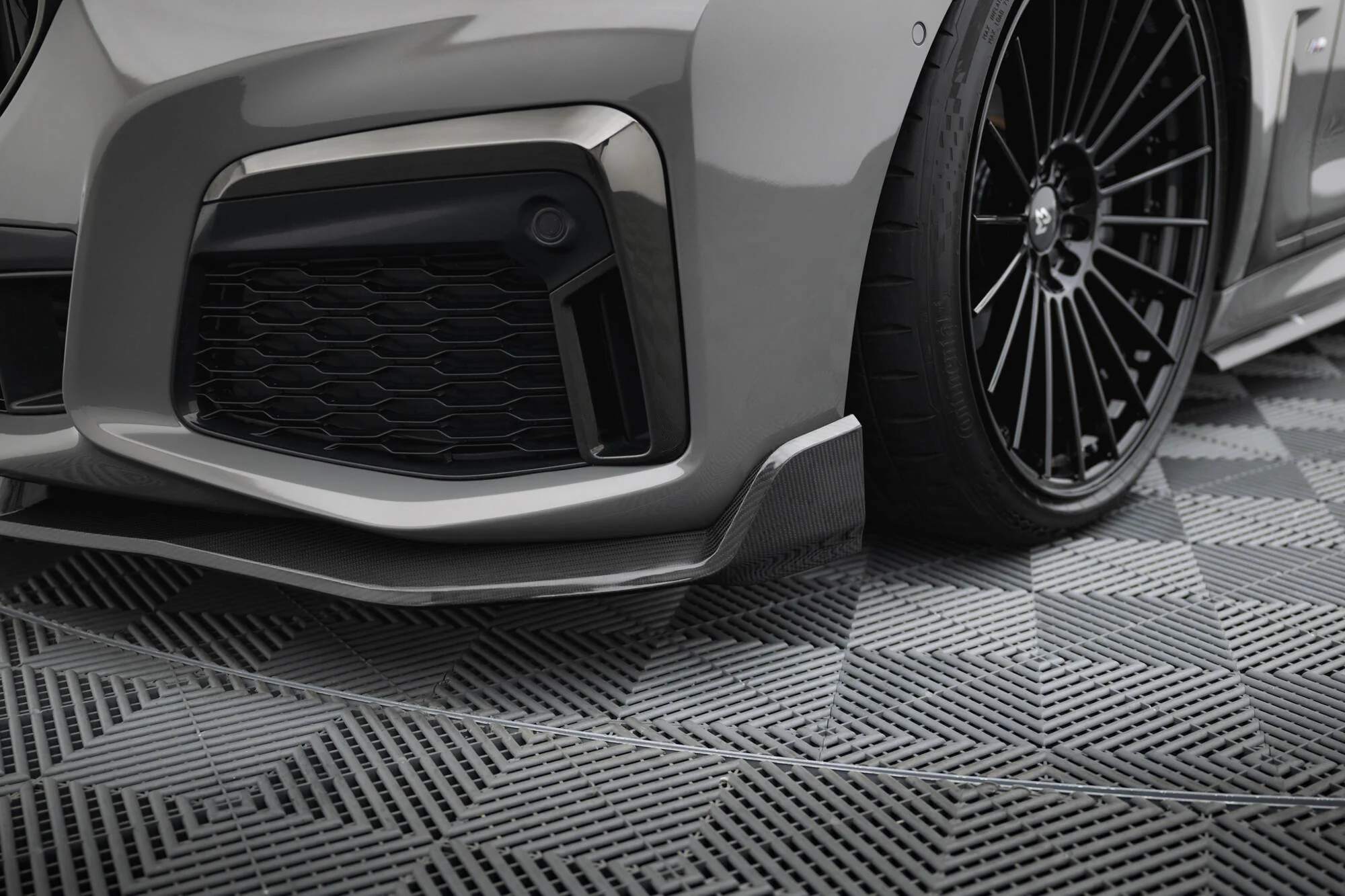 Carbon Fiber Front Splitter + ABS Splitter BMW 7 M-Pack G11 Facelift - Image 6