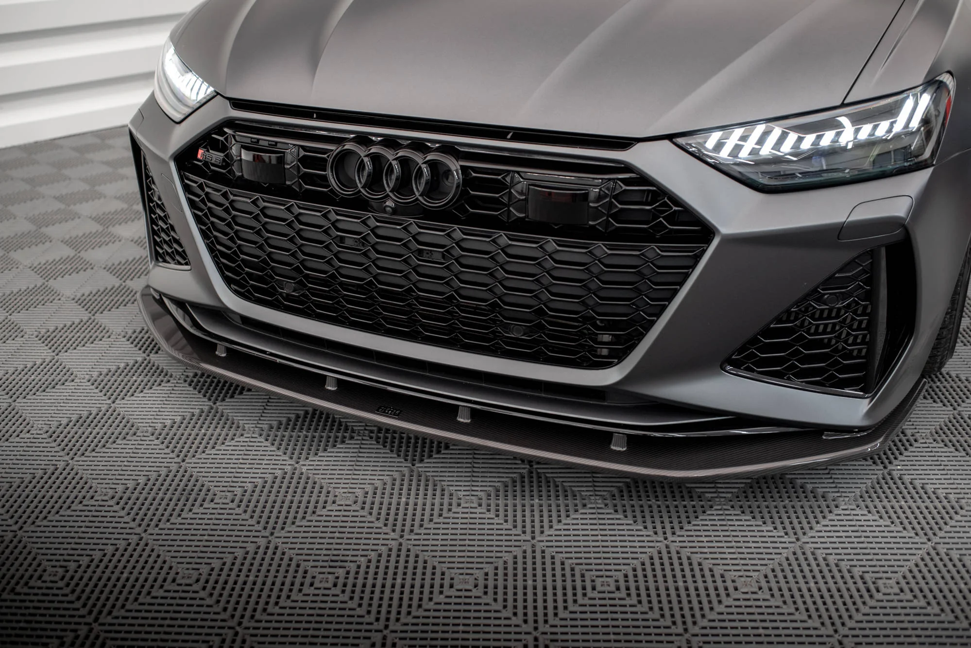 CARBON FIBER FRONT SPLITTER AUDI RS6 C8 / RS7 C8 - Image 6