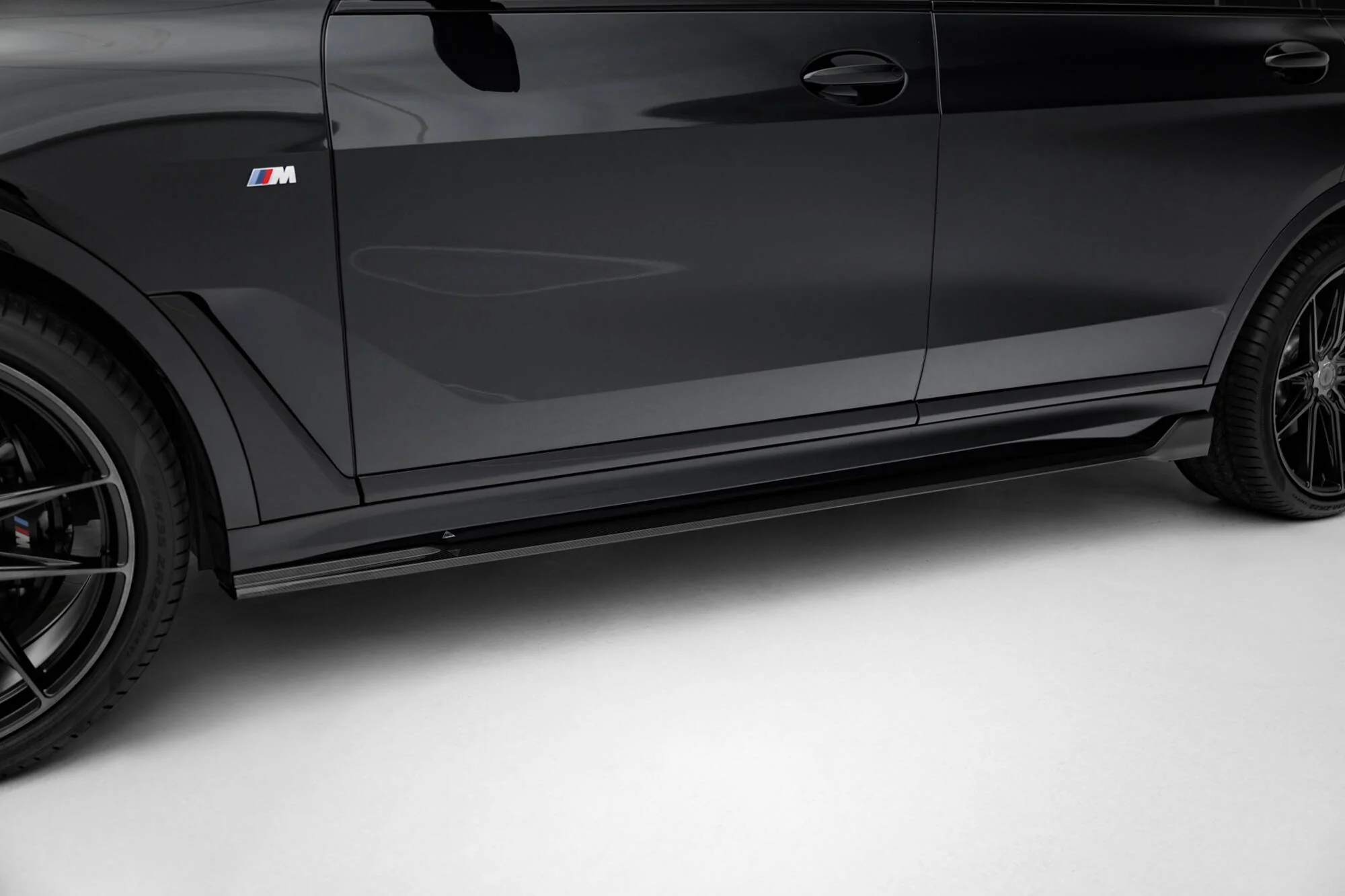 Carbon Fiber Side Skirts BMW X7 M-Pack G07 Facelift - Image 3