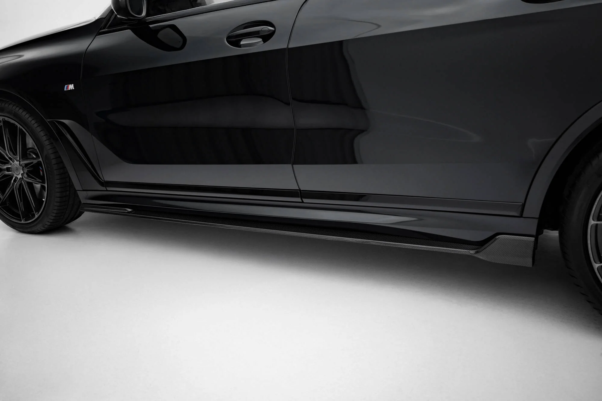 Carbon Fiber Side Skirts BMW X7 M-Pack G07 Facelift - Image 4