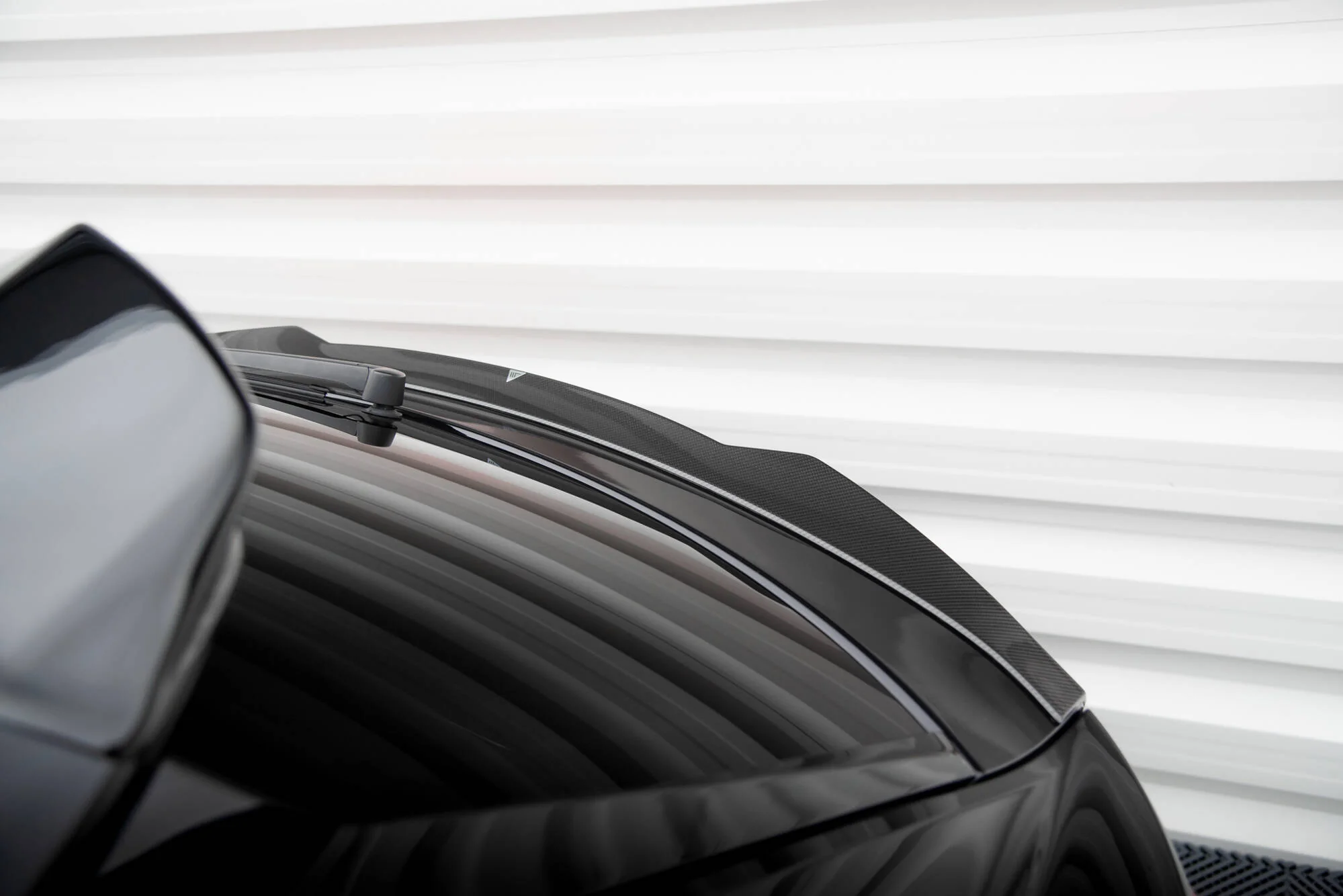 CARBON FIBER TAILGATE SPOILER (LOWER) AUDI RSQ8 MK1 - Image 4