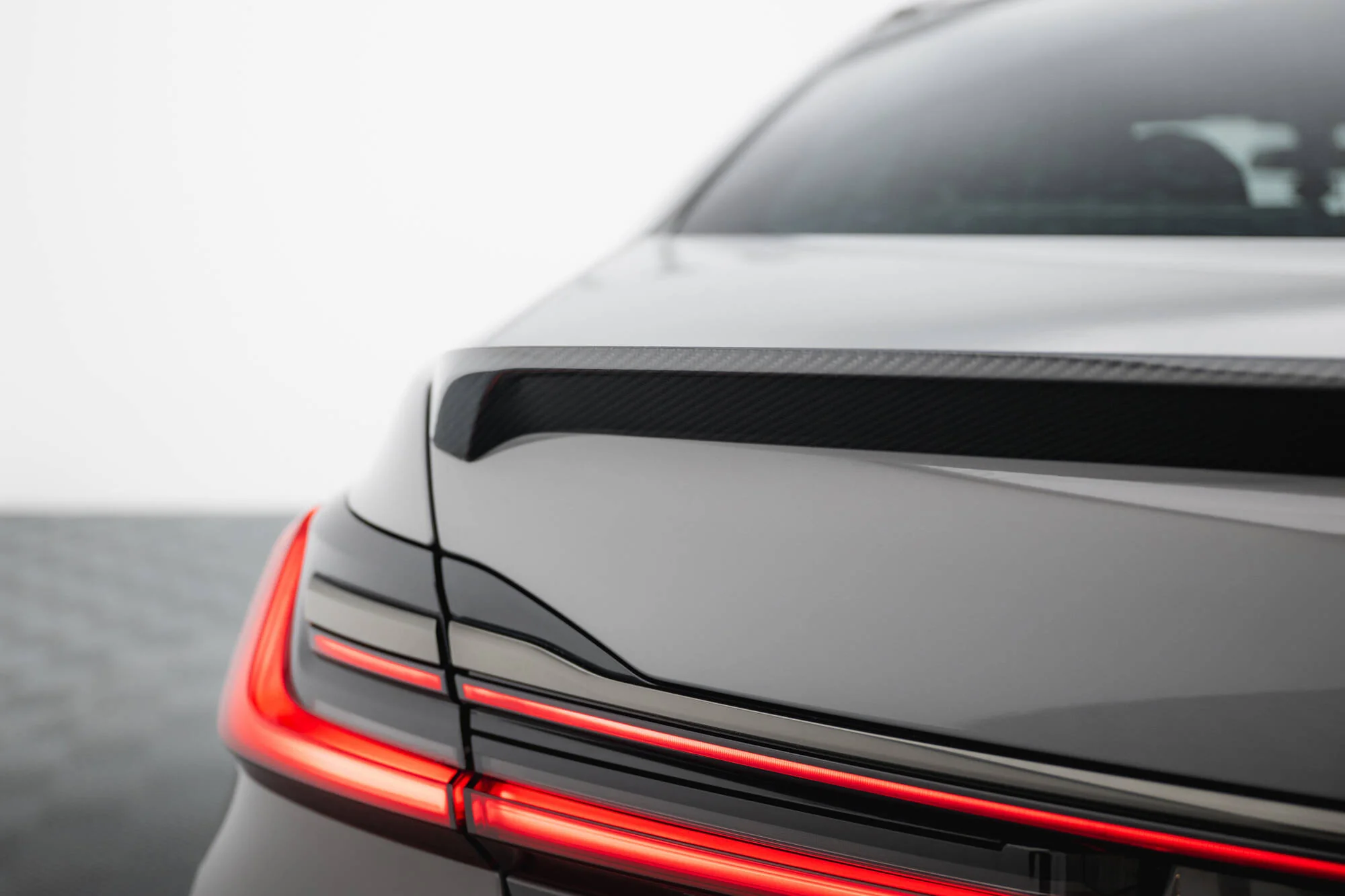 Carbon Fiber Tailgate Spoiler BMW 7 G11 / G11 Facelift - Image 5