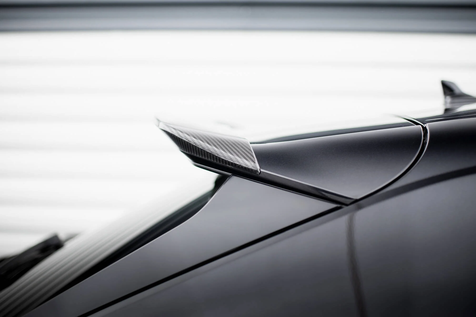 CARBON FIBER TAILGATE SPOILER (UPPER) AUDI RSQ8 MK1 - Image 8