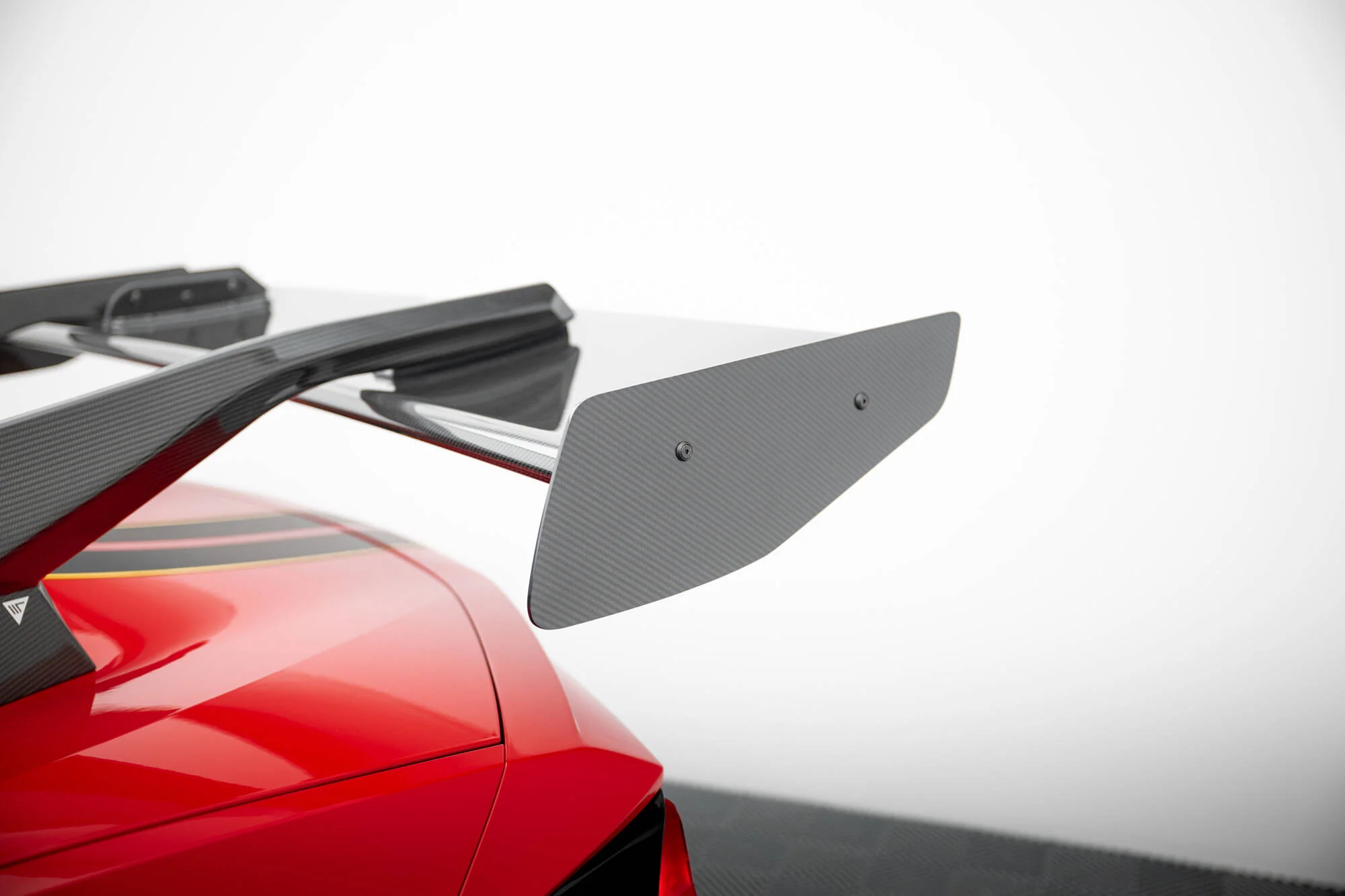 Carbon Spoiler + LED Chevrolet Corvette C8 - Image 10