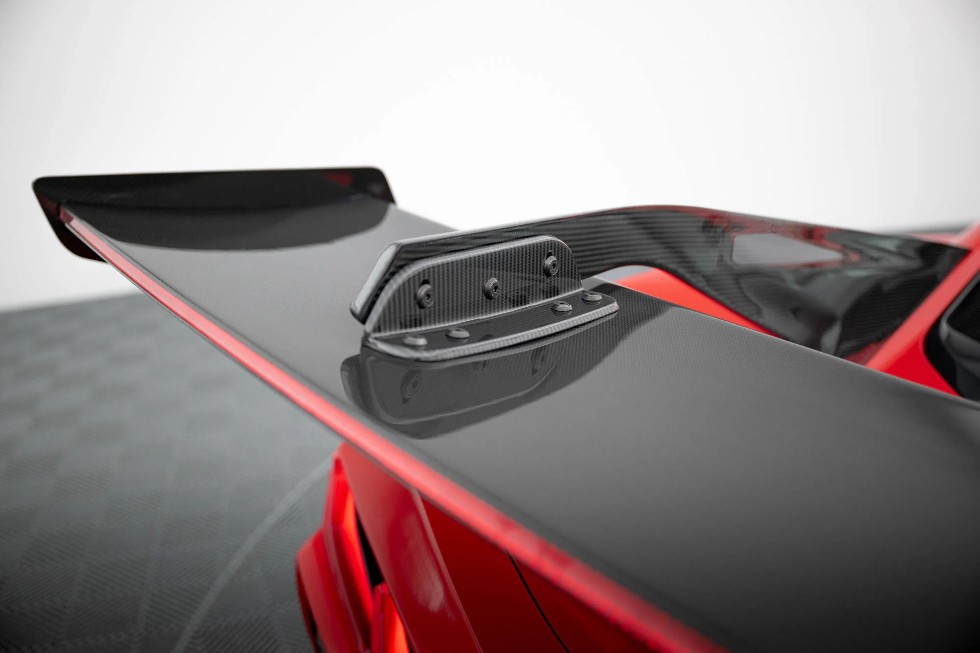 Carbon Spoiler + LED Chevrolet Corvette C8 - Image 16