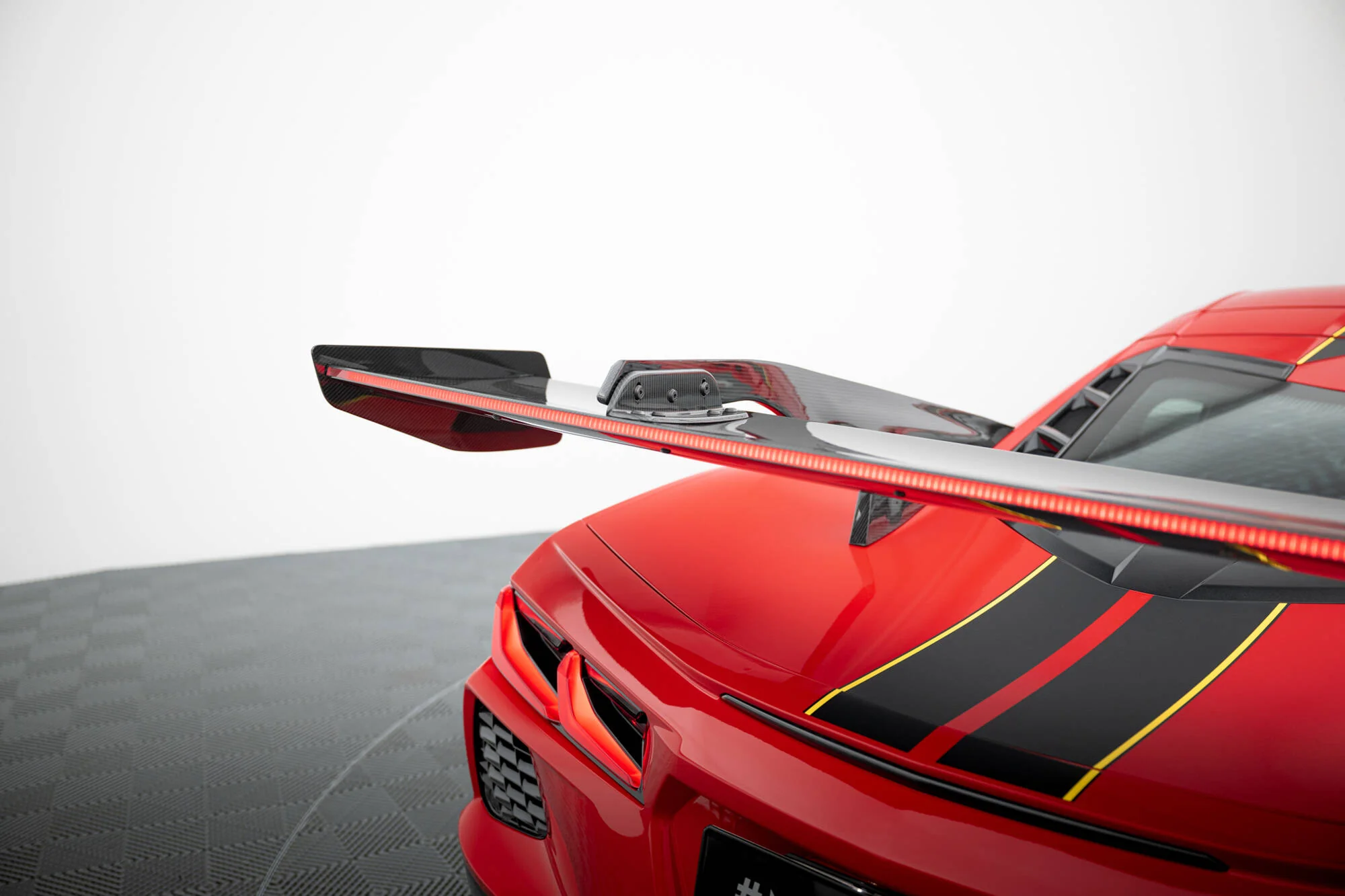 Carbon Spoiler + LED Chevrolet Corvette C8 - Image 17