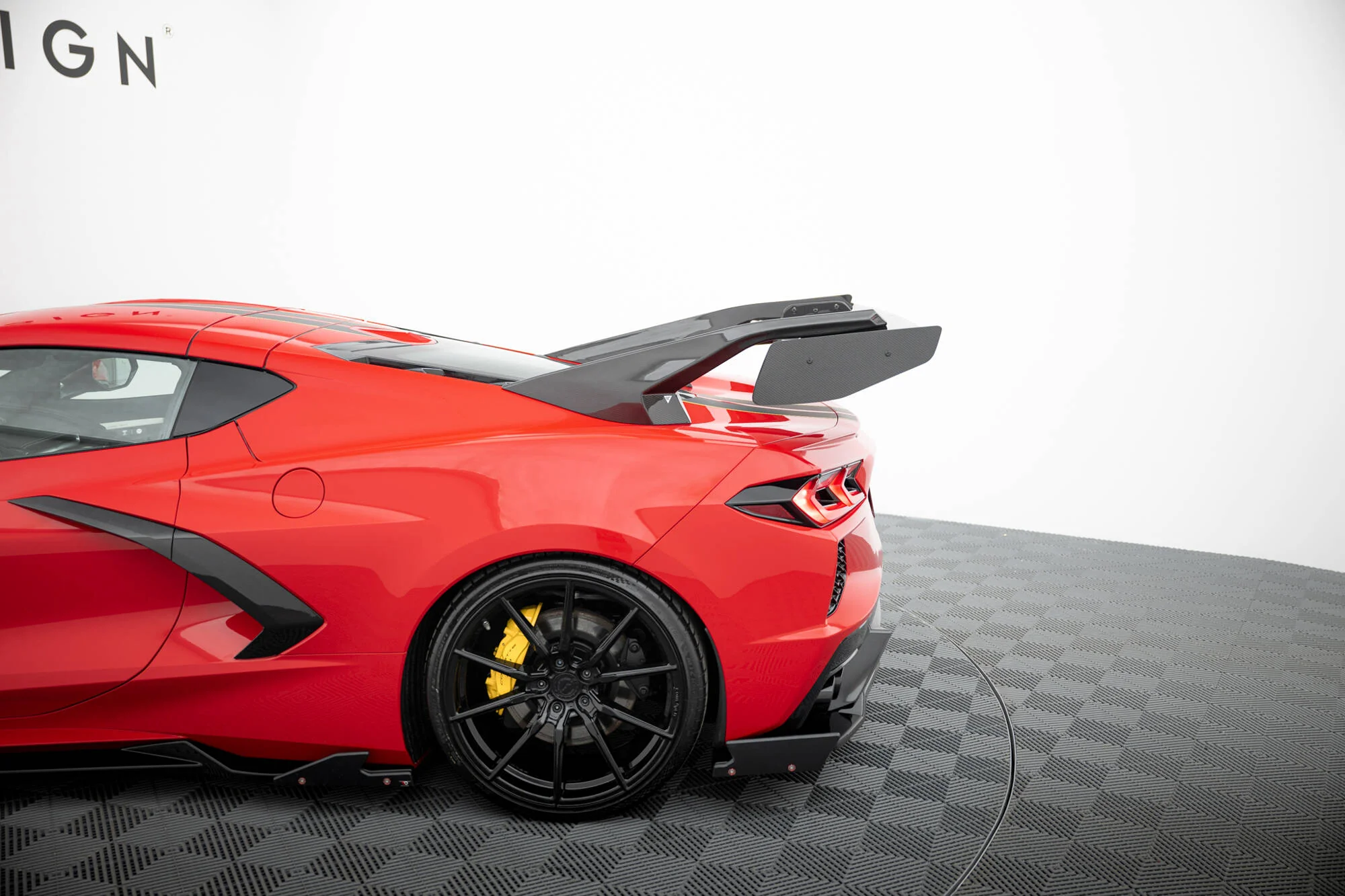 Carbon Spoiler + LED Chevrolet Corvette C8 - Image 18