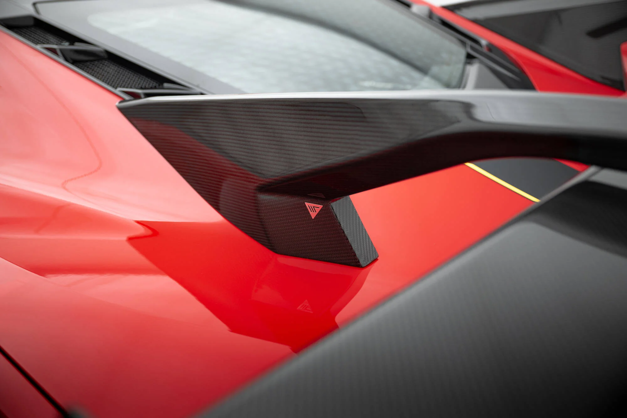 Carbon Spoiler + LED Chevrolet Corvette C8 - Image 9