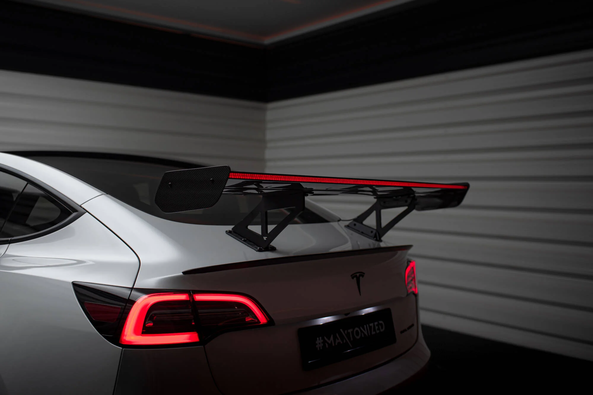 CARBON SPOILER + LED TESLA MODEL 3 - Image 16