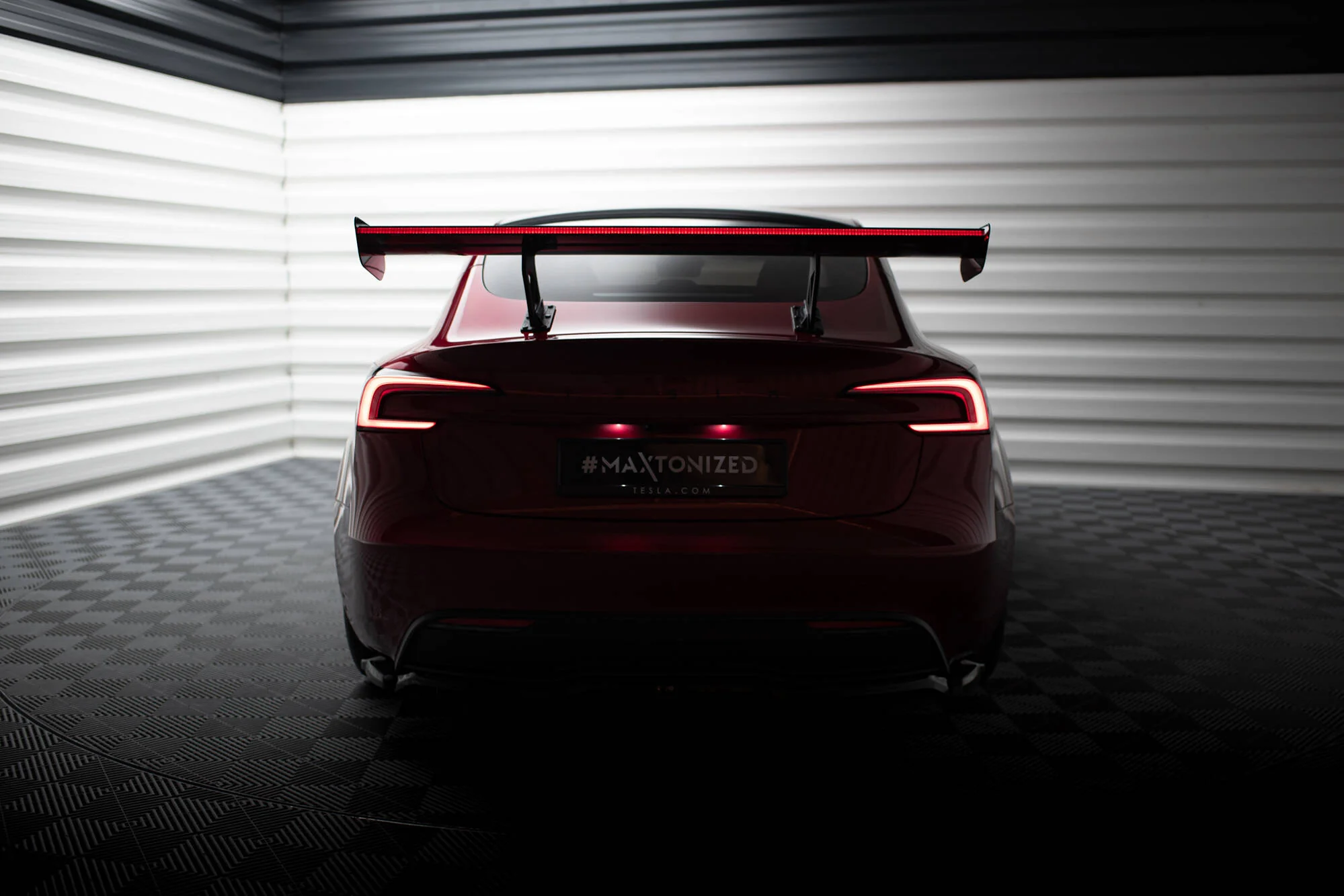 CARBON SPOILER + LED TESLA MODEL 3 - Image 2