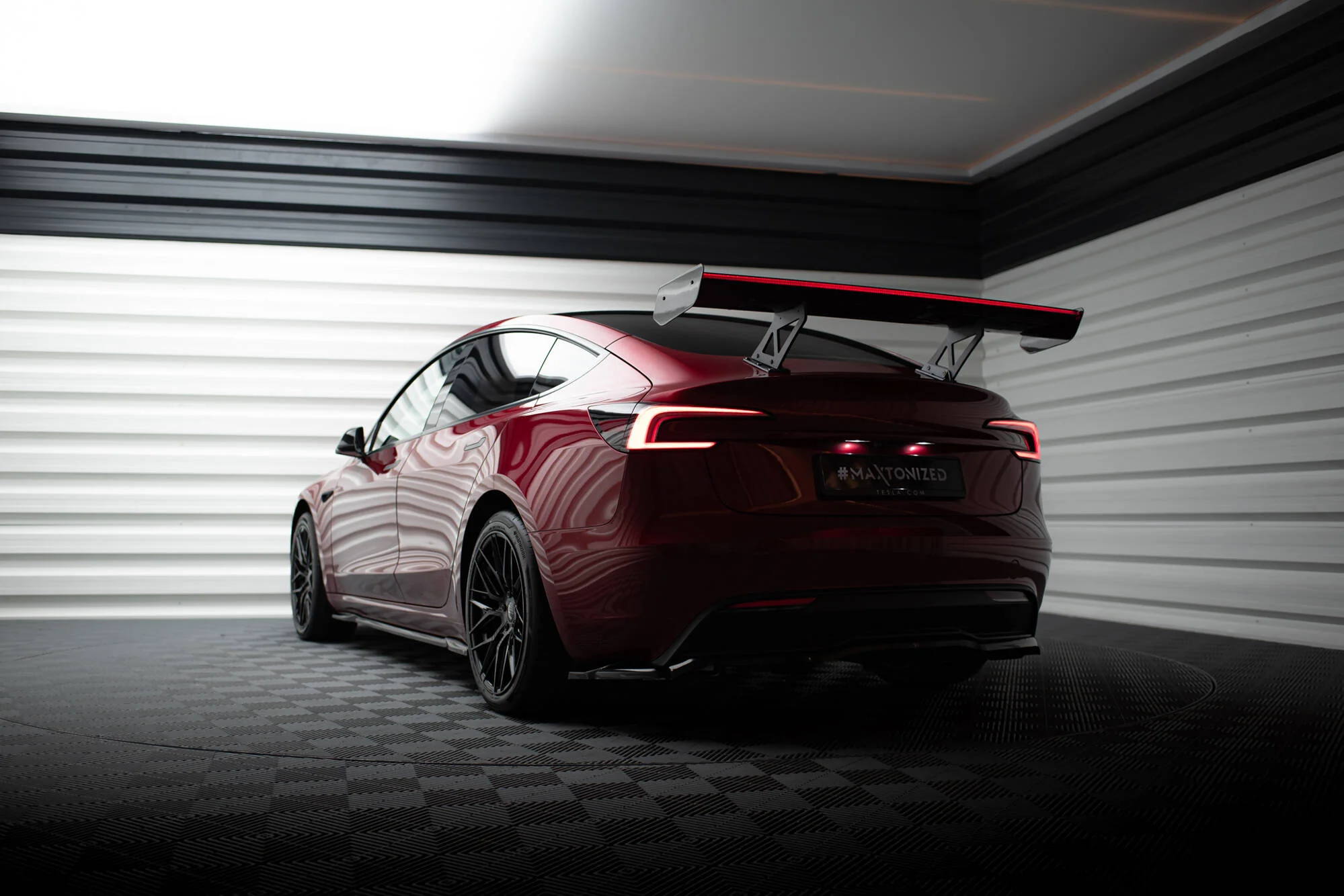 CARBON SPOILER + LED TESLA MODEL 3 - Image 3