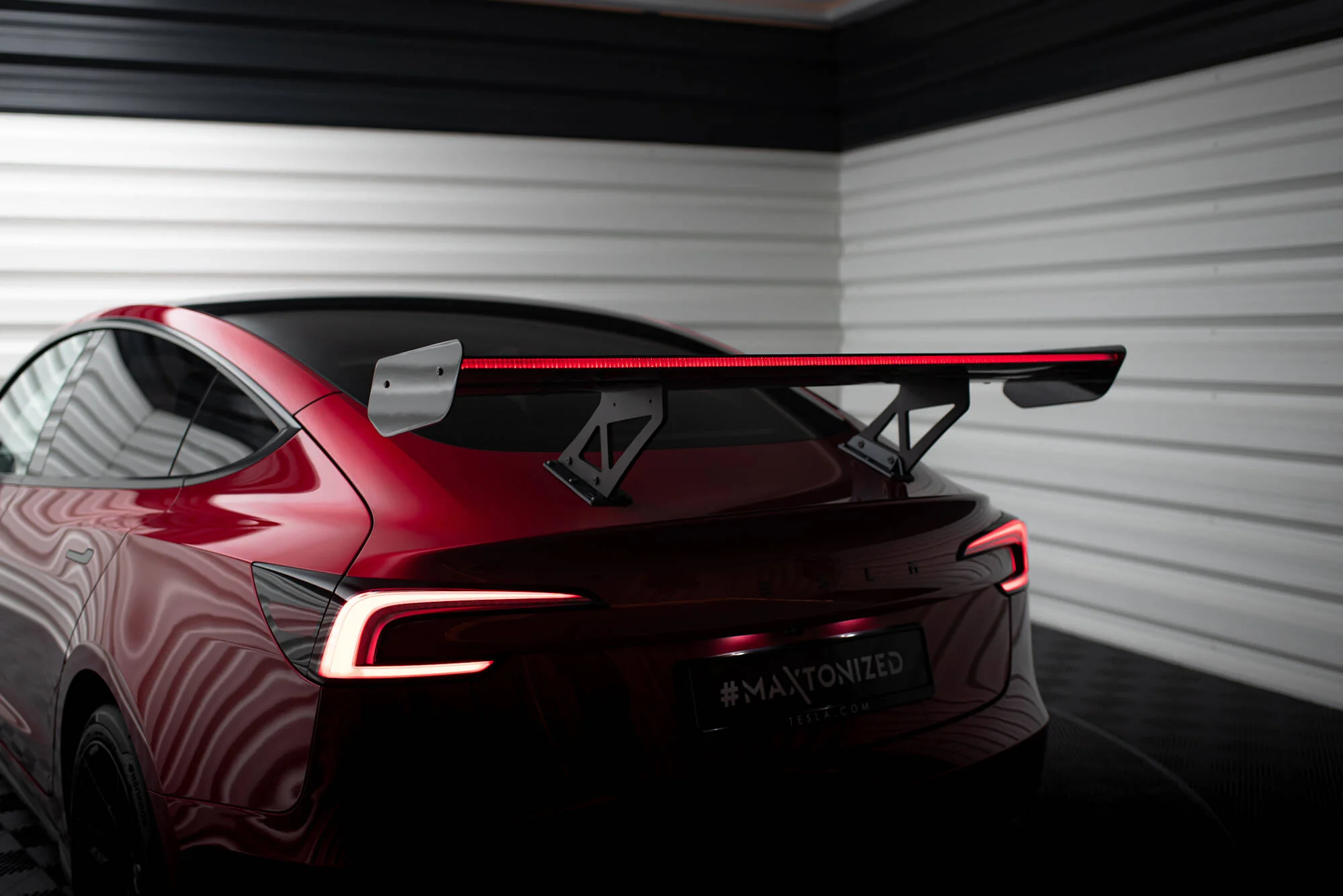 CARBON SPOILER + LED TESLA MODEL 3 - Image 4