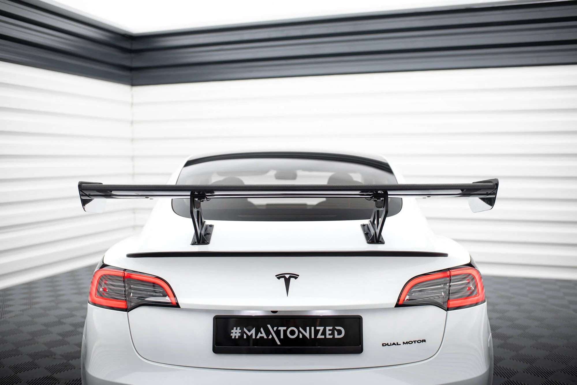 CARBON SPOILER TESLA MODEL 3 - Image 2