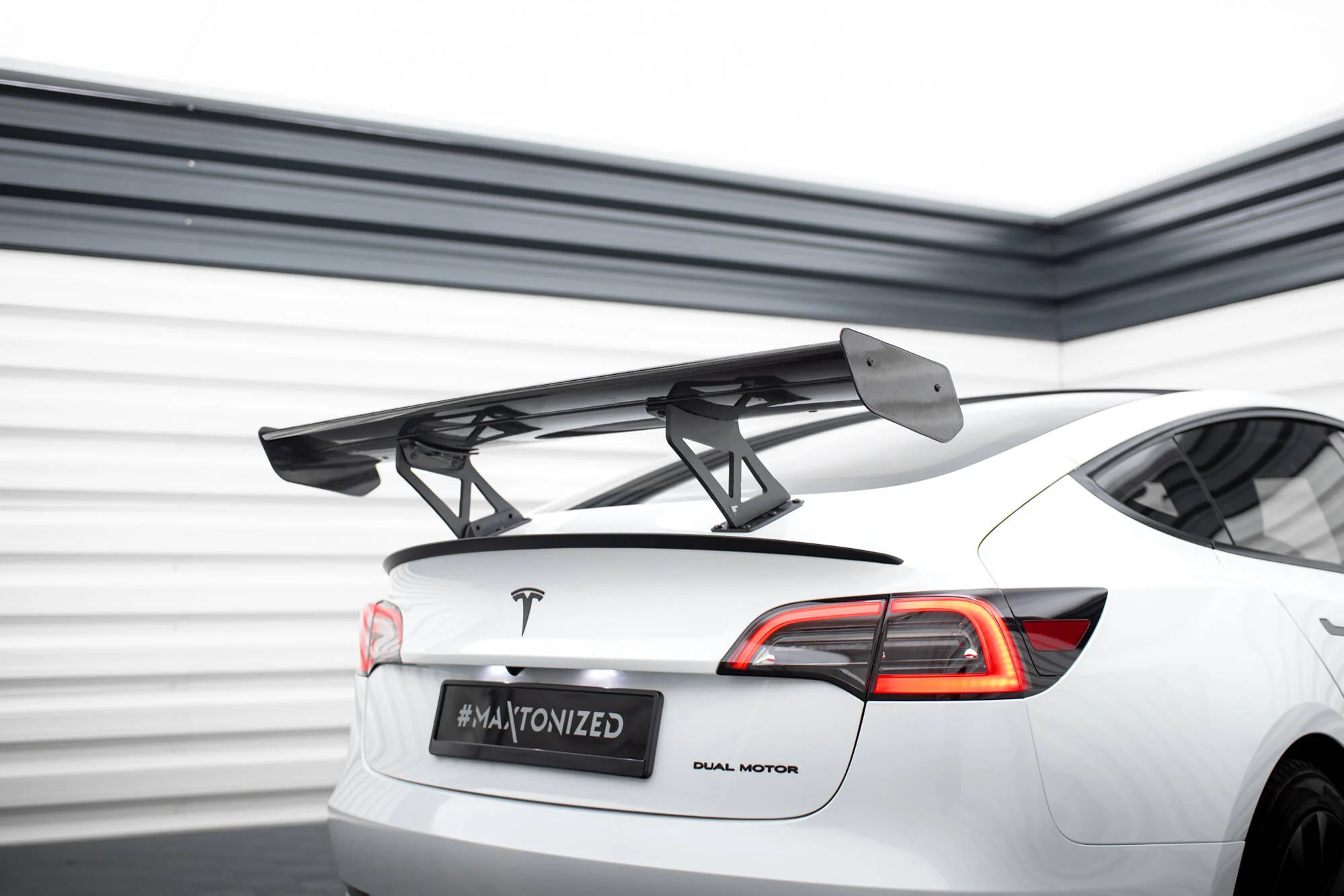 CARBON SPOILER TESLA MODEL 3 - Image 4