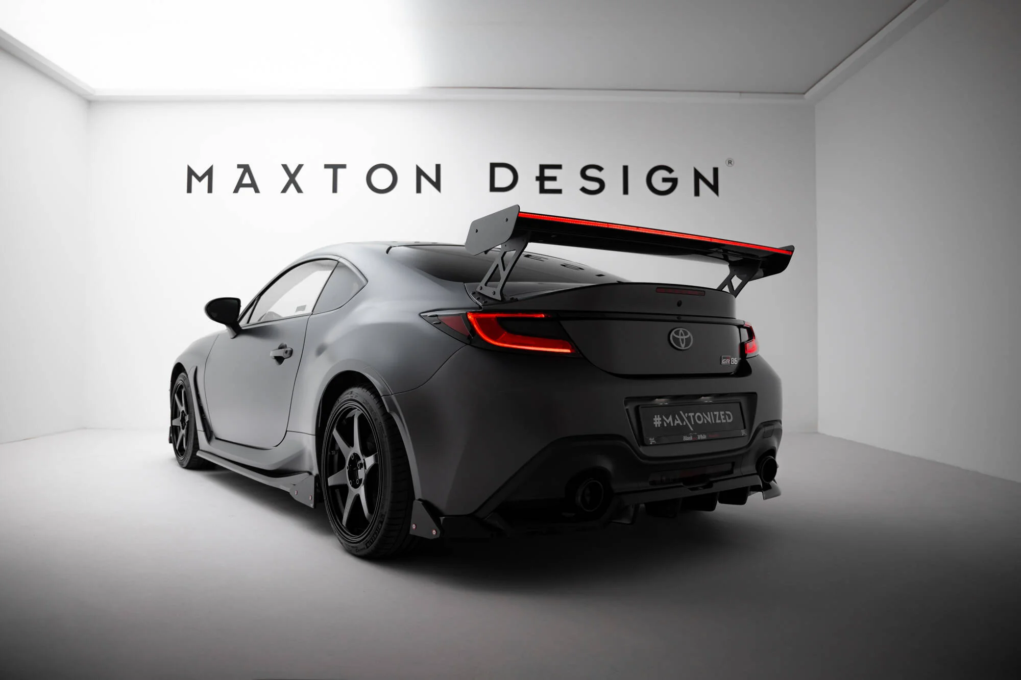 Carbon Spoiler With External Brackets Uprights + LED Toyota GR86 - Image 5