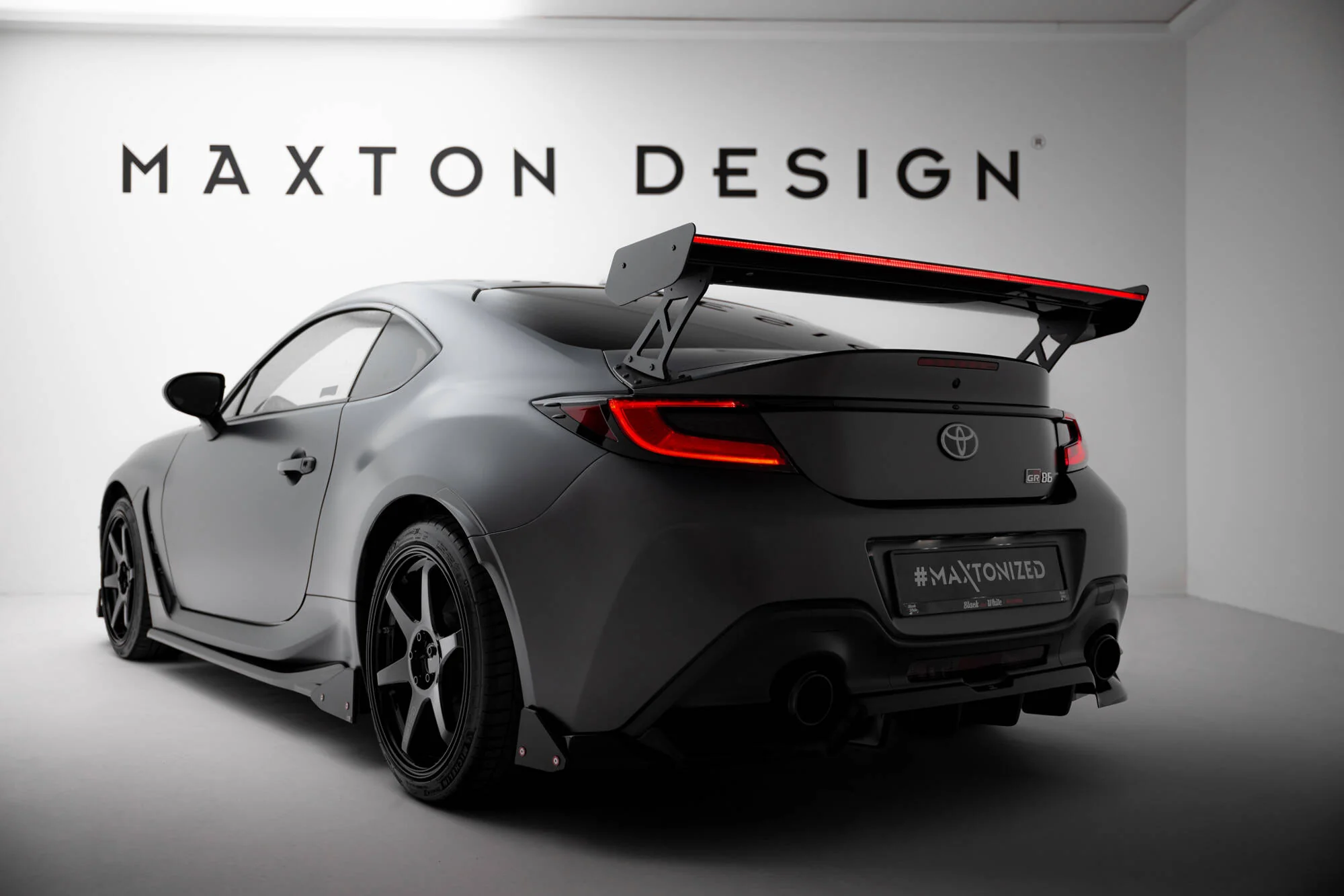 Carbon Spoiler With External Brackets Uprights + LED Toyota GR86 - Image 6