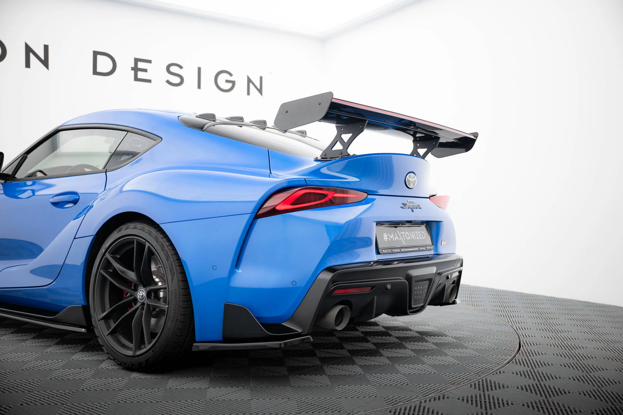 CARBON SPOILER WITH EXTERNAL BRACKETS UPRIGHTS + LED TOYOTA SUPRA MK5 - Image 9