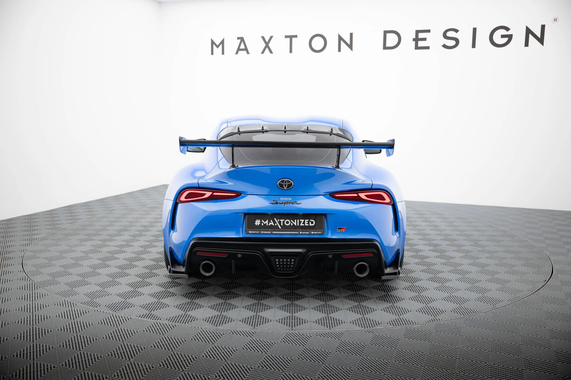 CARBON SPOILER WITH EXTERNAL BRACKETS UPRIGHTS TOYOTA SUPRA MK5 - Image 2