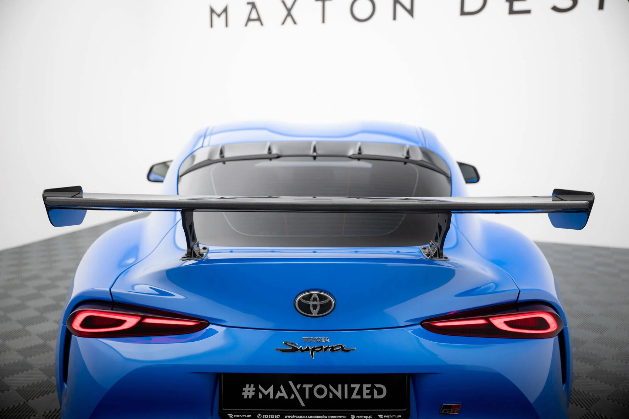 CARBON SPOILER WITH EXTERNAL BRACKETS UPRIGHTS TOYOTA SUPRA MK5 - Image 4