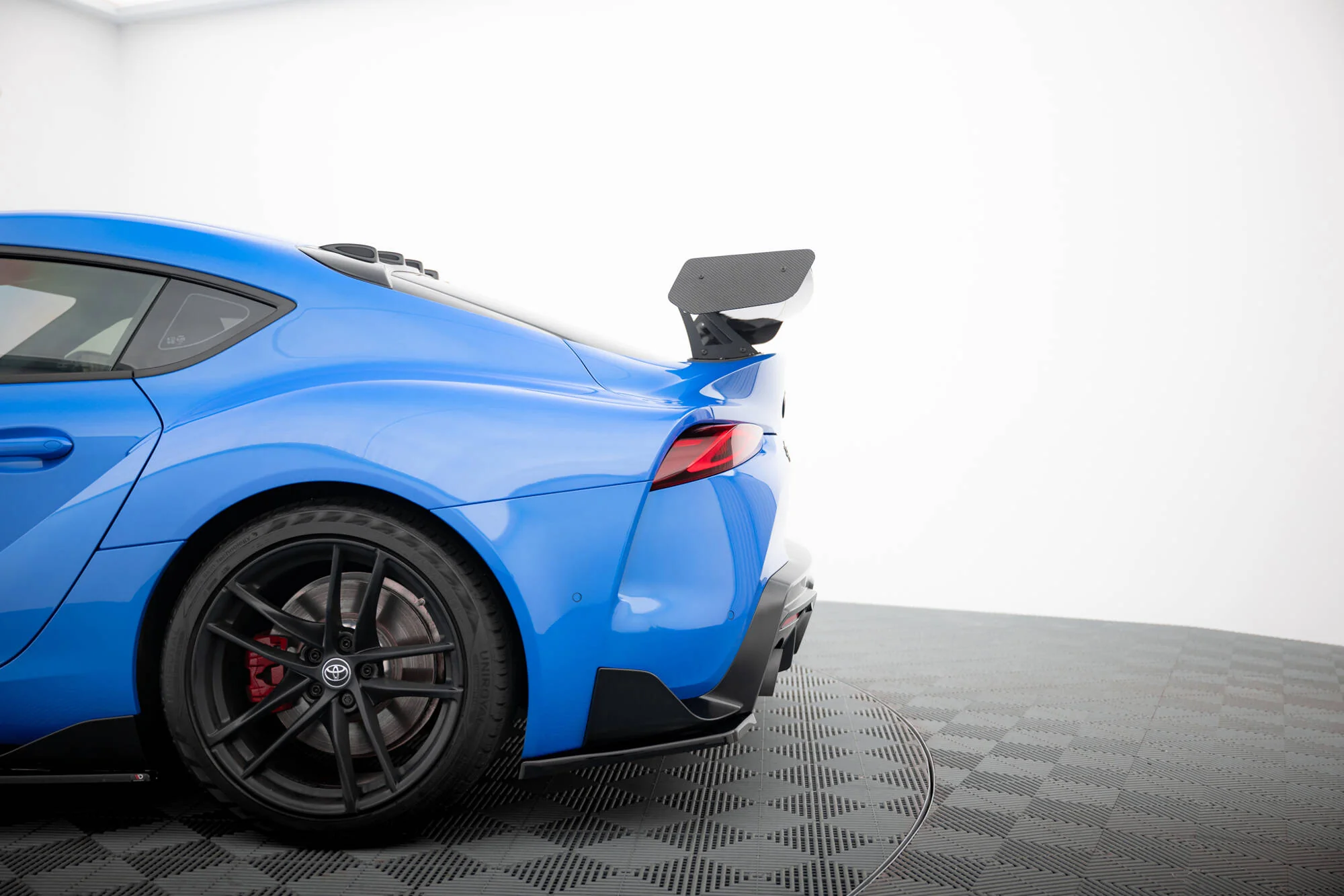 CARBON SPOILER WITH UPPER SWAN MOUNTING + LED TOYOTA SUPRA MK5 - Image 11
