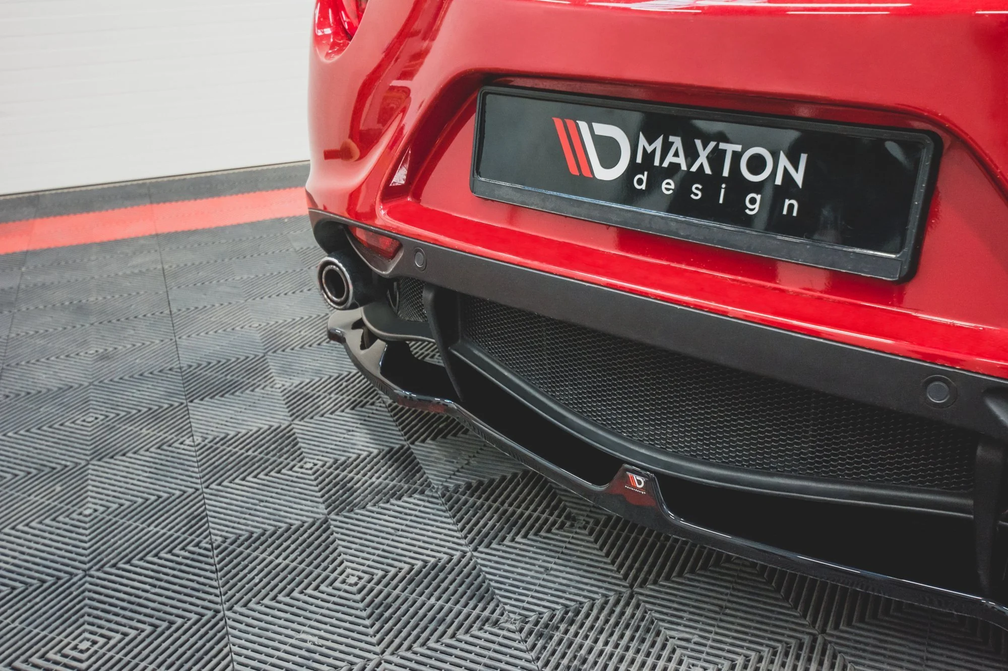 CENTRAL REAR SPLITTER ALFA ROMEO 4C - Image 5
