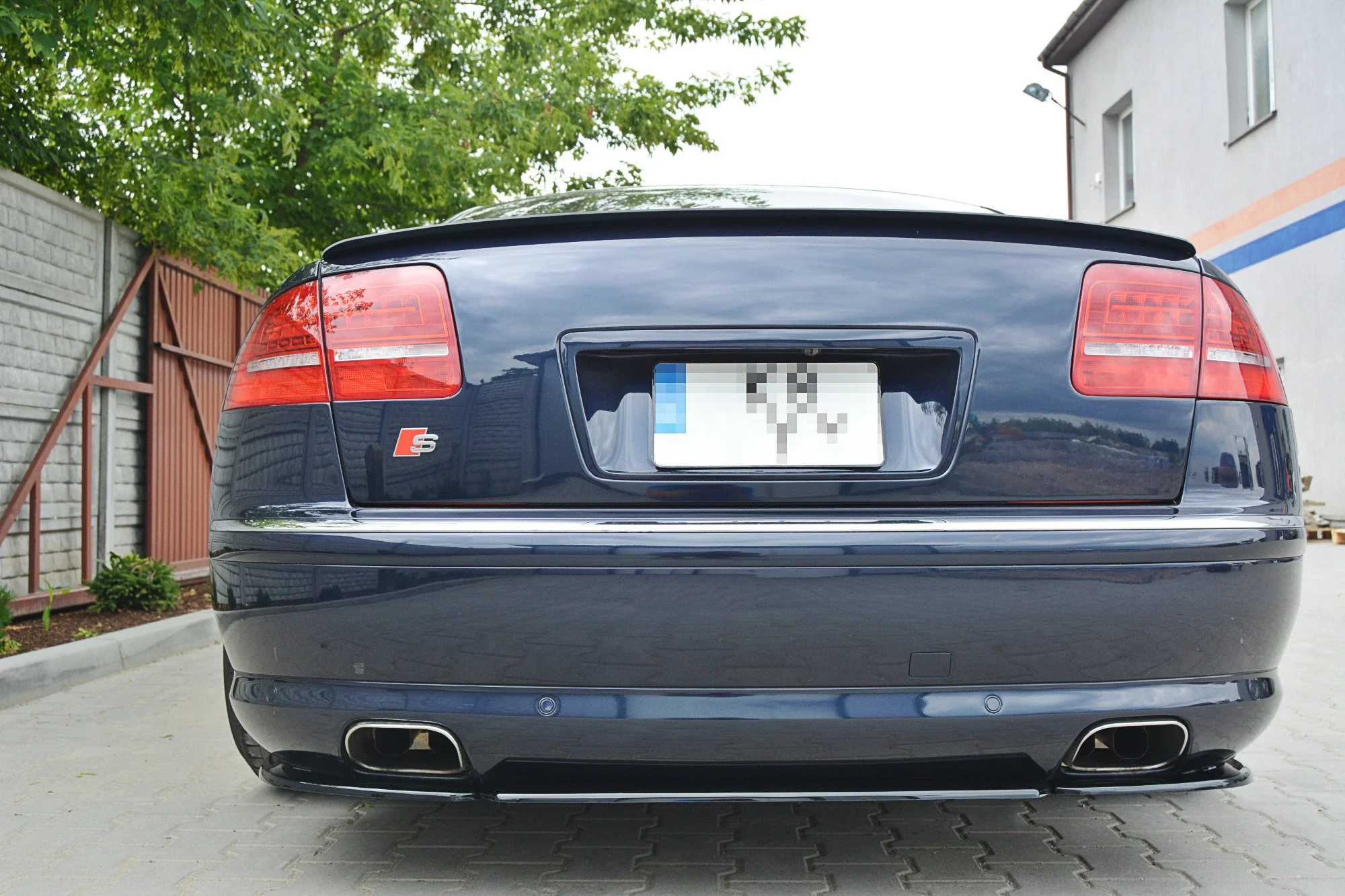 CENTRAL REAR SPLITTER AUDI A8 D3 (WITHOUT VERTICAL BARS) - Image 3