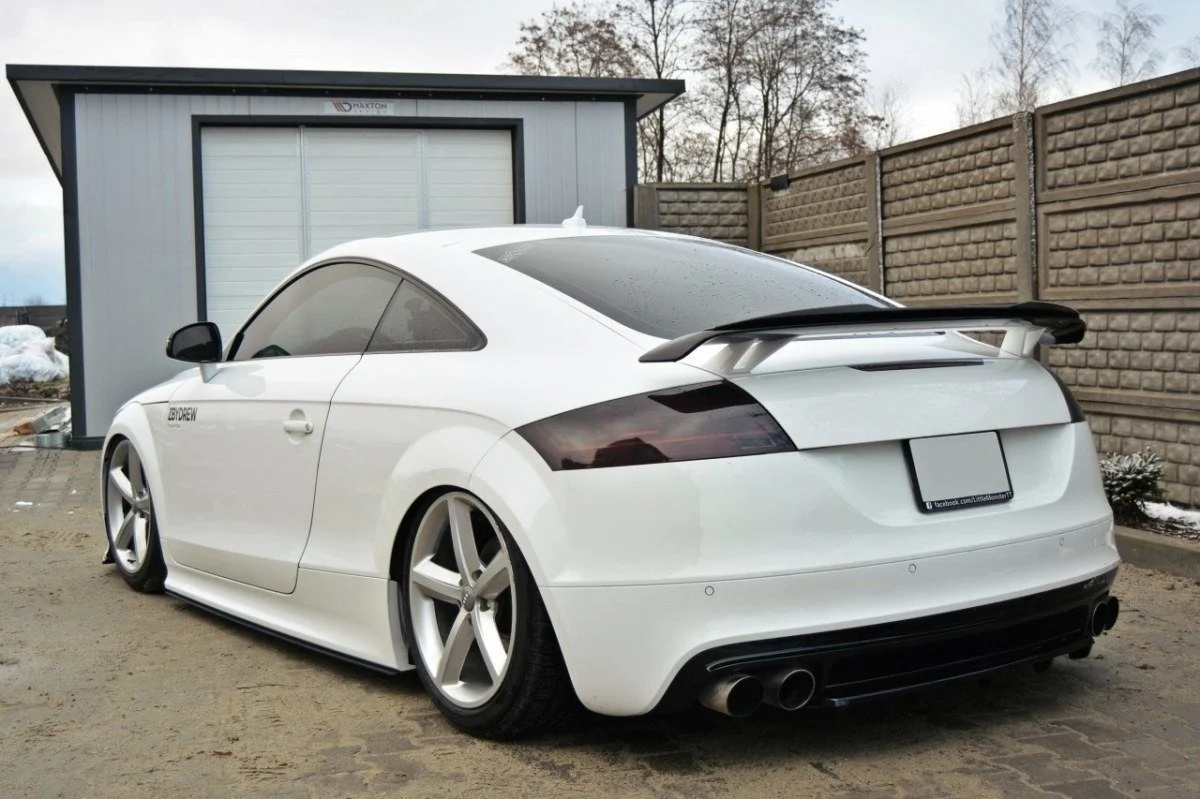 CENTRAL REAR SPLITTER AUDI TT S 8J (WITH A VERTICAL BAR) - Image 3
