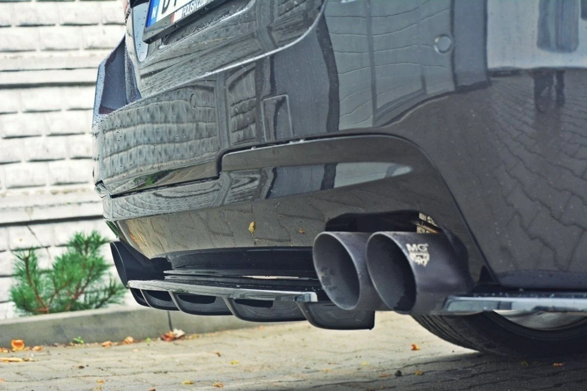 CENTRAL REAR SPLITTER BMW 5 F11 M-PACK (FITS TWO DOUBLE EXHAUST ENDS) - Image 3