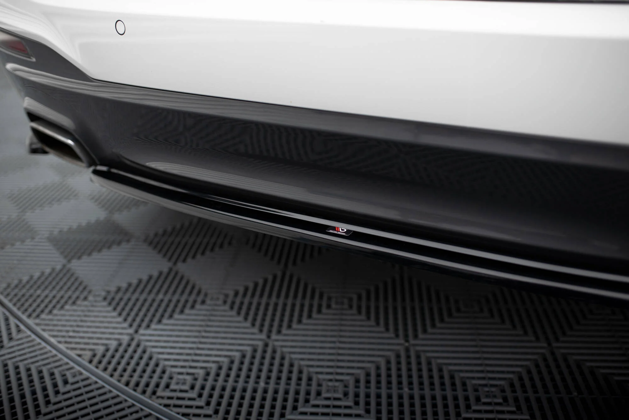 Rear Splitter for BMW 5 G30/ G31 M-Pack - Image 5