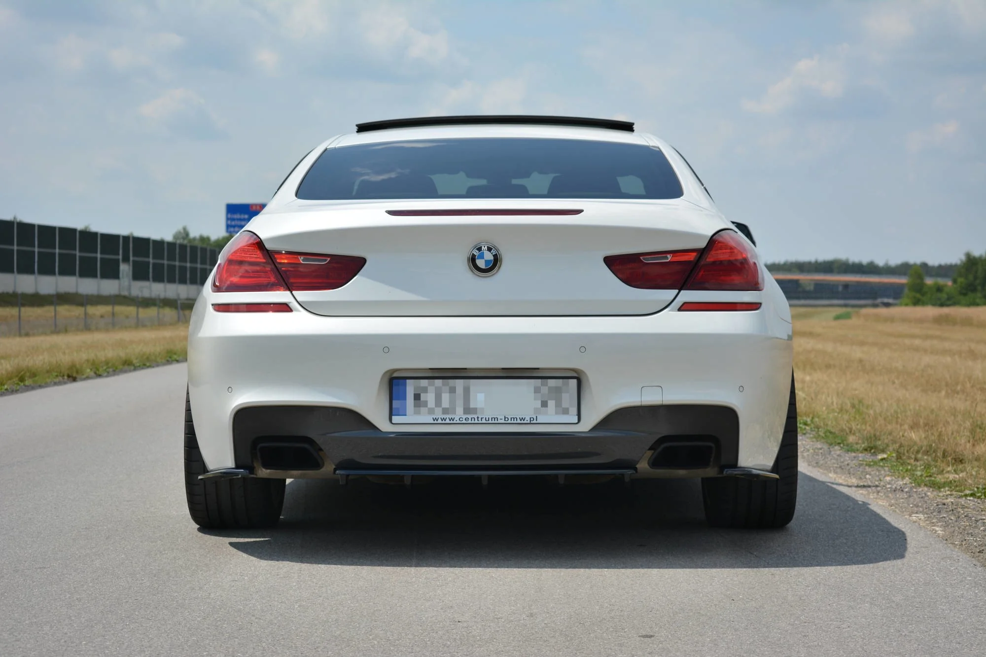 CENTRAL REAR SPLITTER BMW 6 GRAN COUPÉ MPACK (WITH A VERTICAL BAR) - Image 4