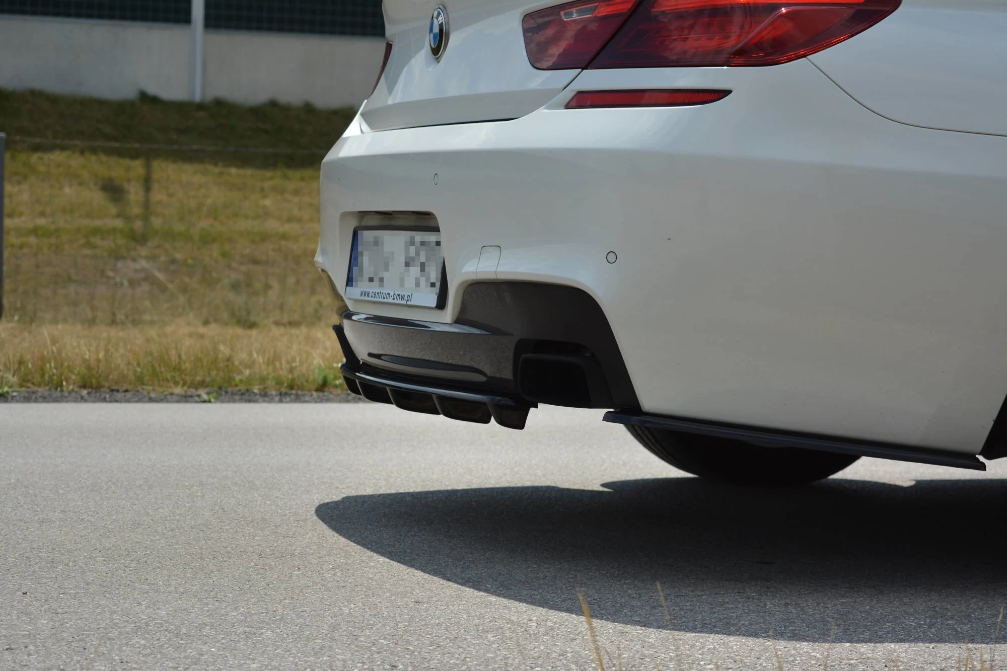 CENTRAL REAR SPLITTER BMW 6 GRAN COUPÉ MPACK (WITH A VERTICAL BAR) - Image 5