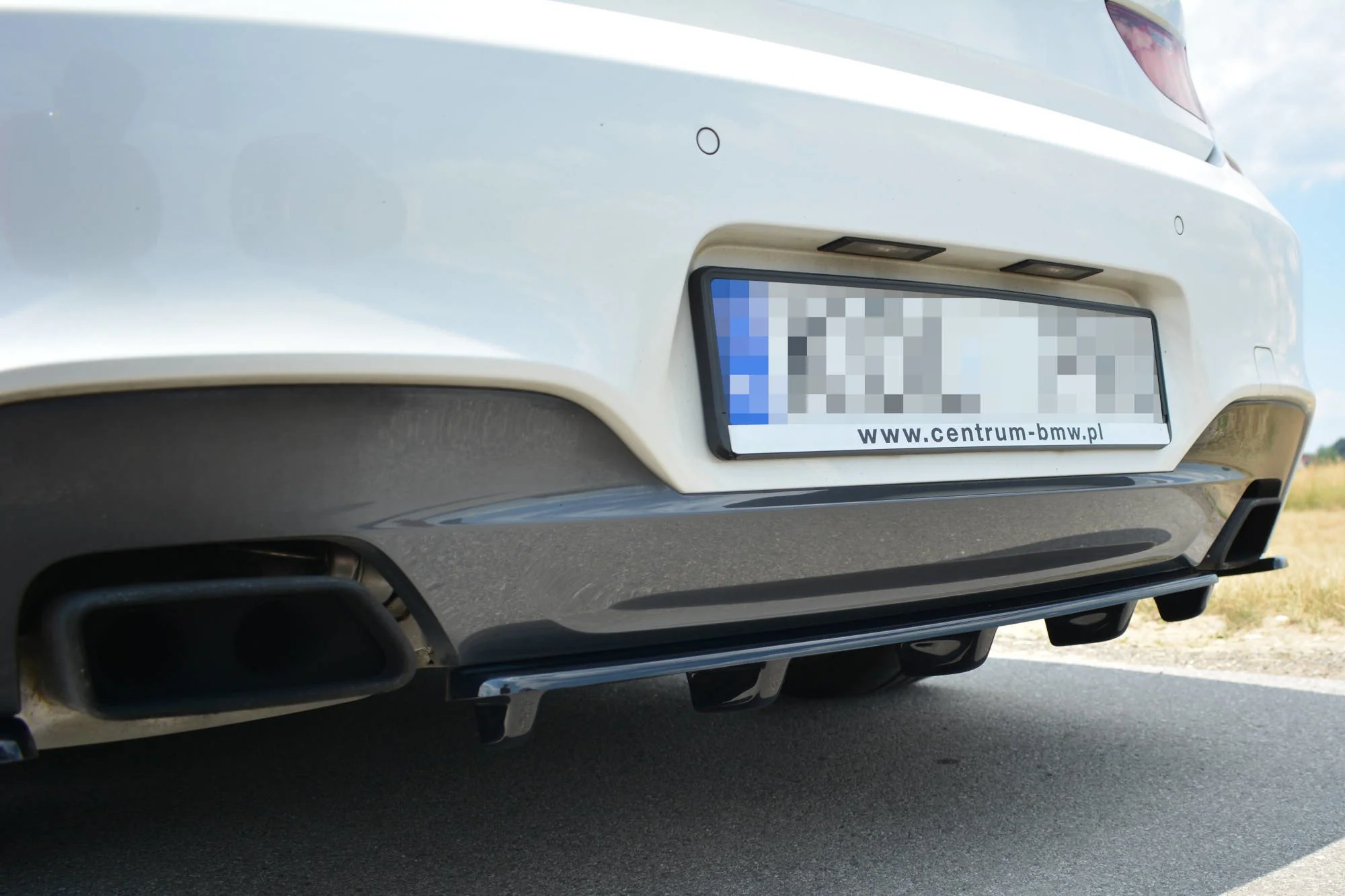 CENTRAL REAR SPLITTER BMW 6 GRAN COUPÉ MPACK (WITH A VERTICAL BAR) - Image 7