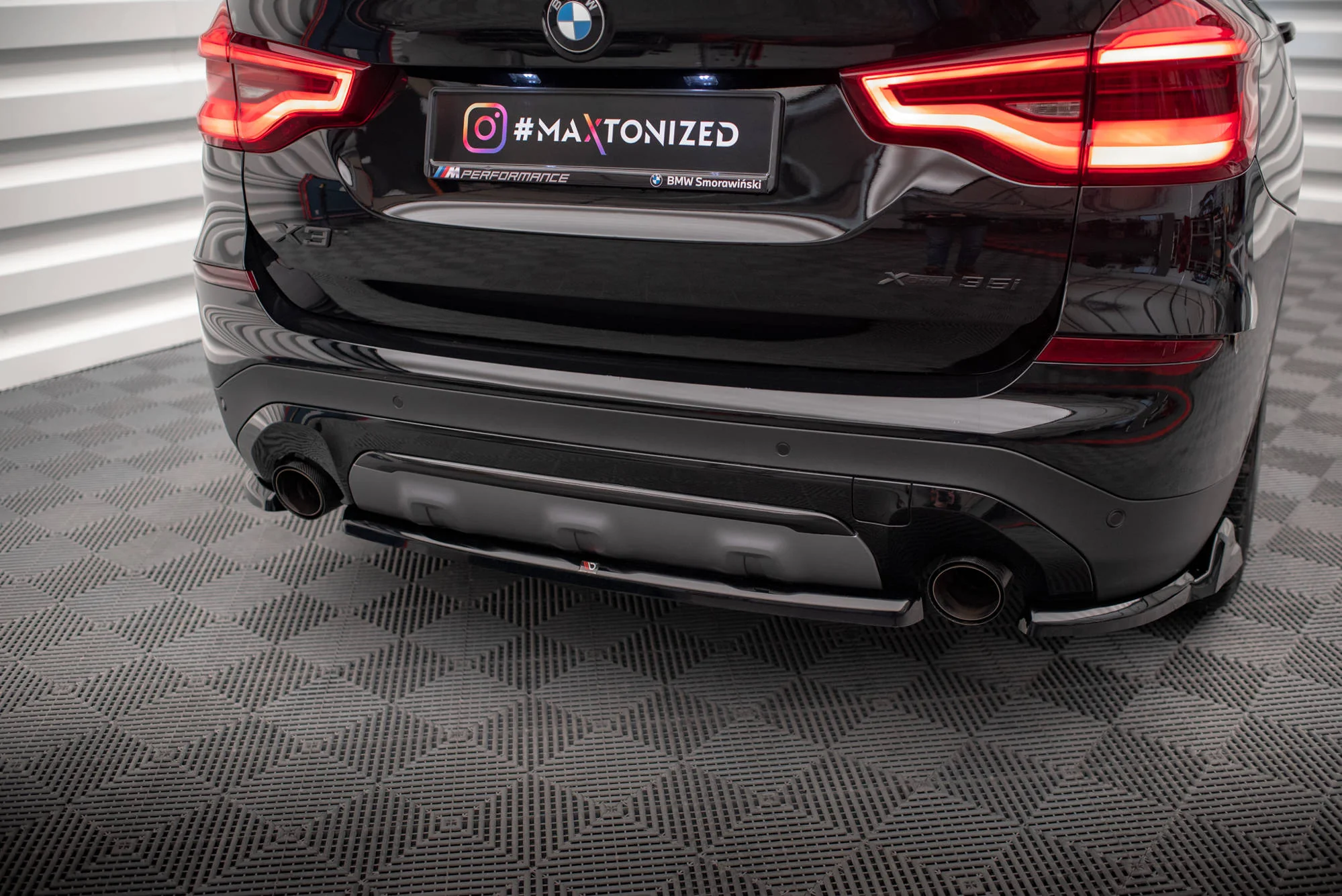 CENTRAL REAR SPLITTER BMW X3 G01 - Image 4