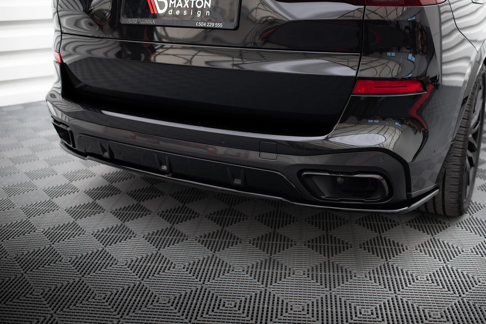 CENTRAL REAR SPLITTER BMW X5 G05 M-PACK - Image 2