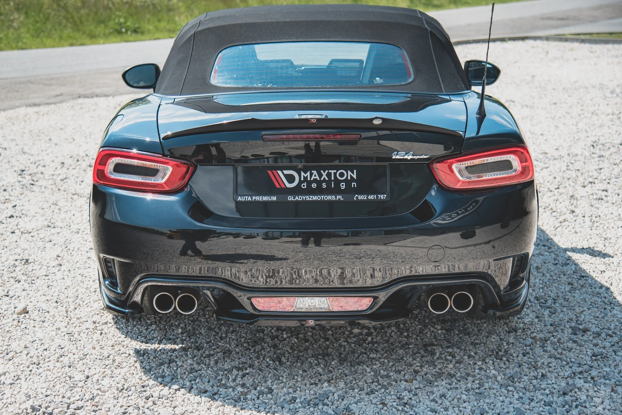 CENTRAL REAR SPLITTER FIAT 124 SPIDER ABARTH - Image 4