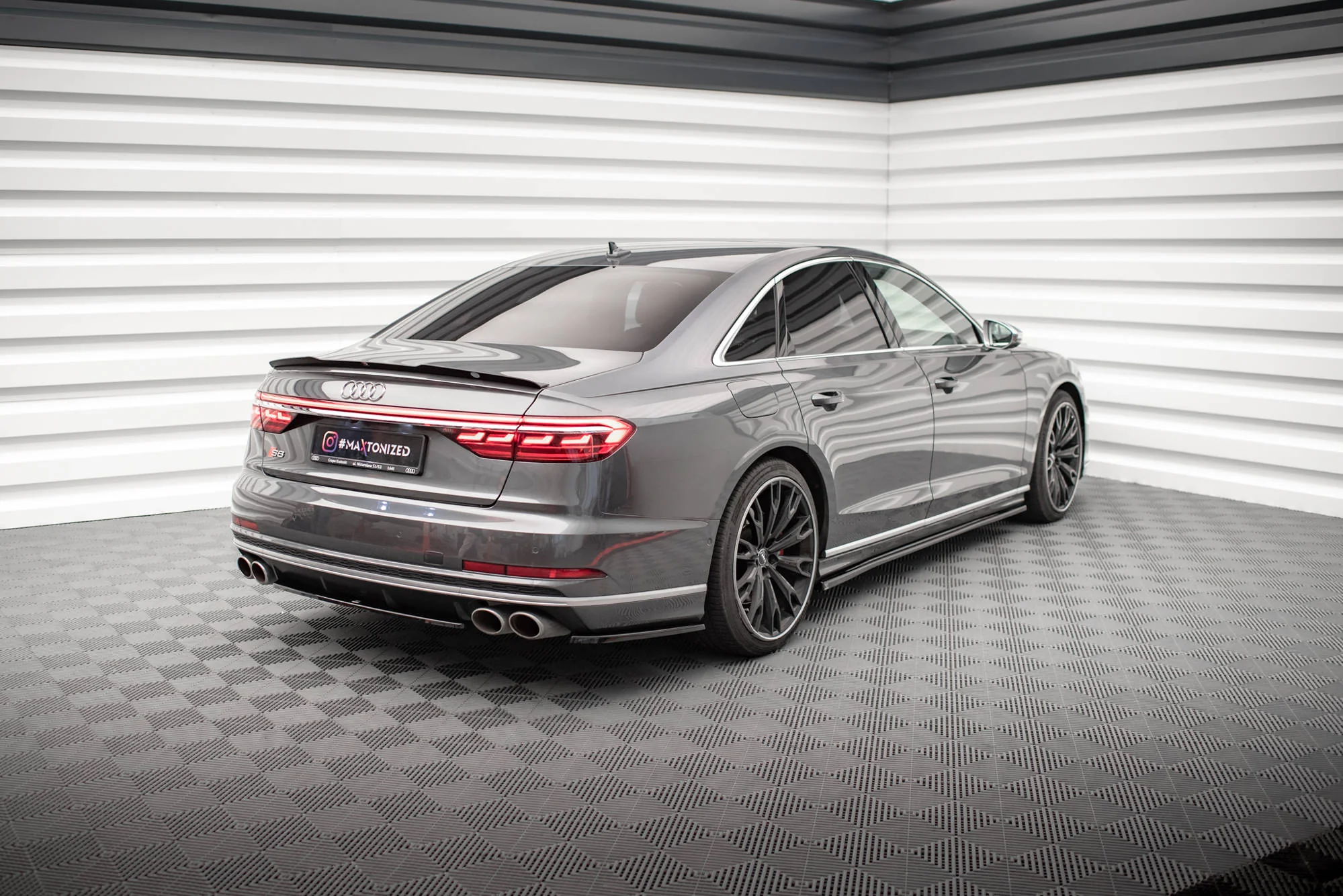 CENTRAL REAR SPLITTER FOR AUDI S8 D5 - Image 2