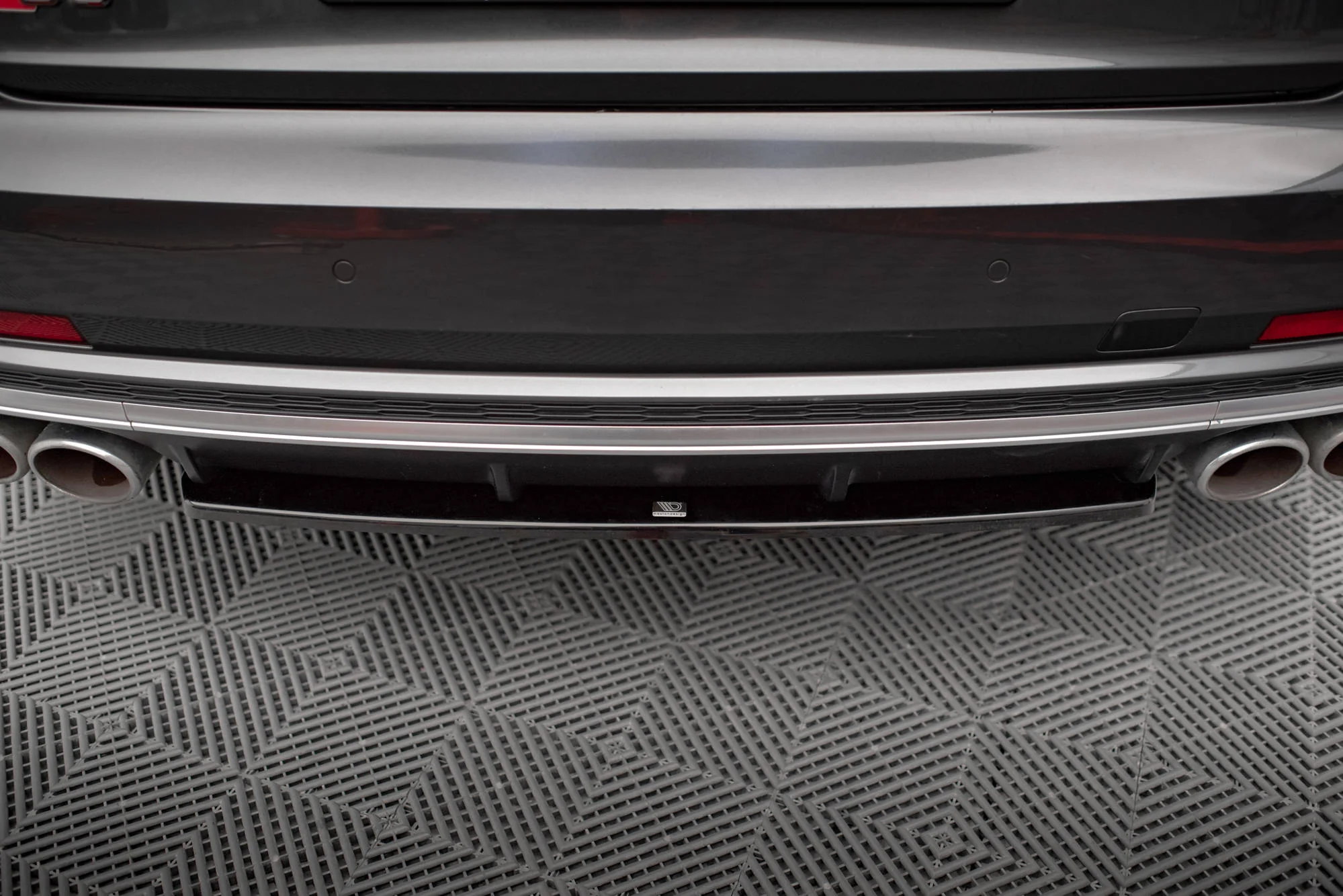 CENTRAL REAR SPLITTER FOR AUDI S8 D5 - Image 4