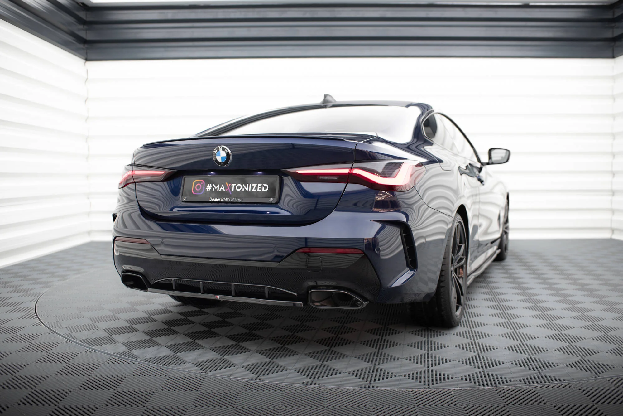 CENTRAL REAR SPLITTER FOR BMW 4 M440I G22 - Image 3