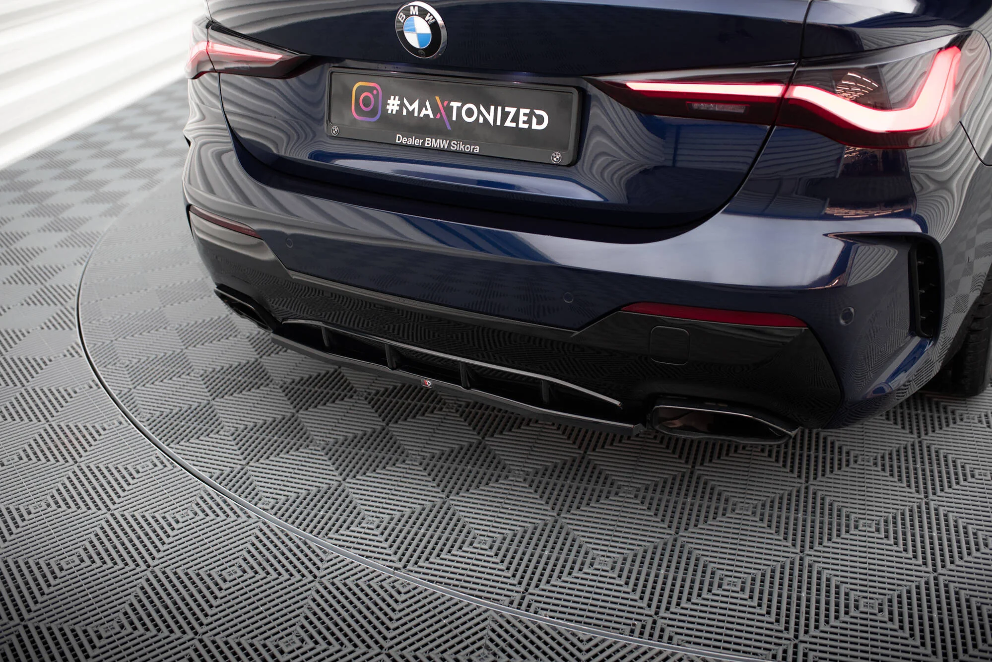CENTRAL REAR SPLITTER FOR BMW 4 M440I G22 - Image 4