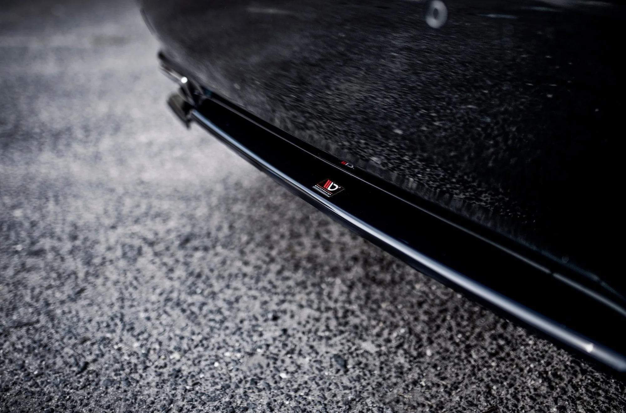 CENTRAL REAR SPLITTER LEXUS LS MK4 FACELIFT - Image 3