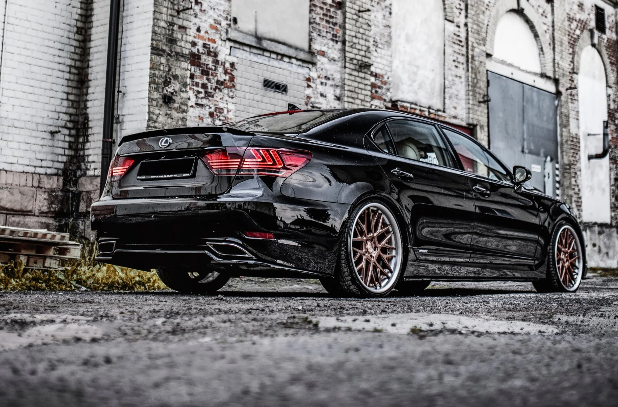CENTRAL REAR SPLITTER LEXUS LS MK4 FACELIFT - Image 5
