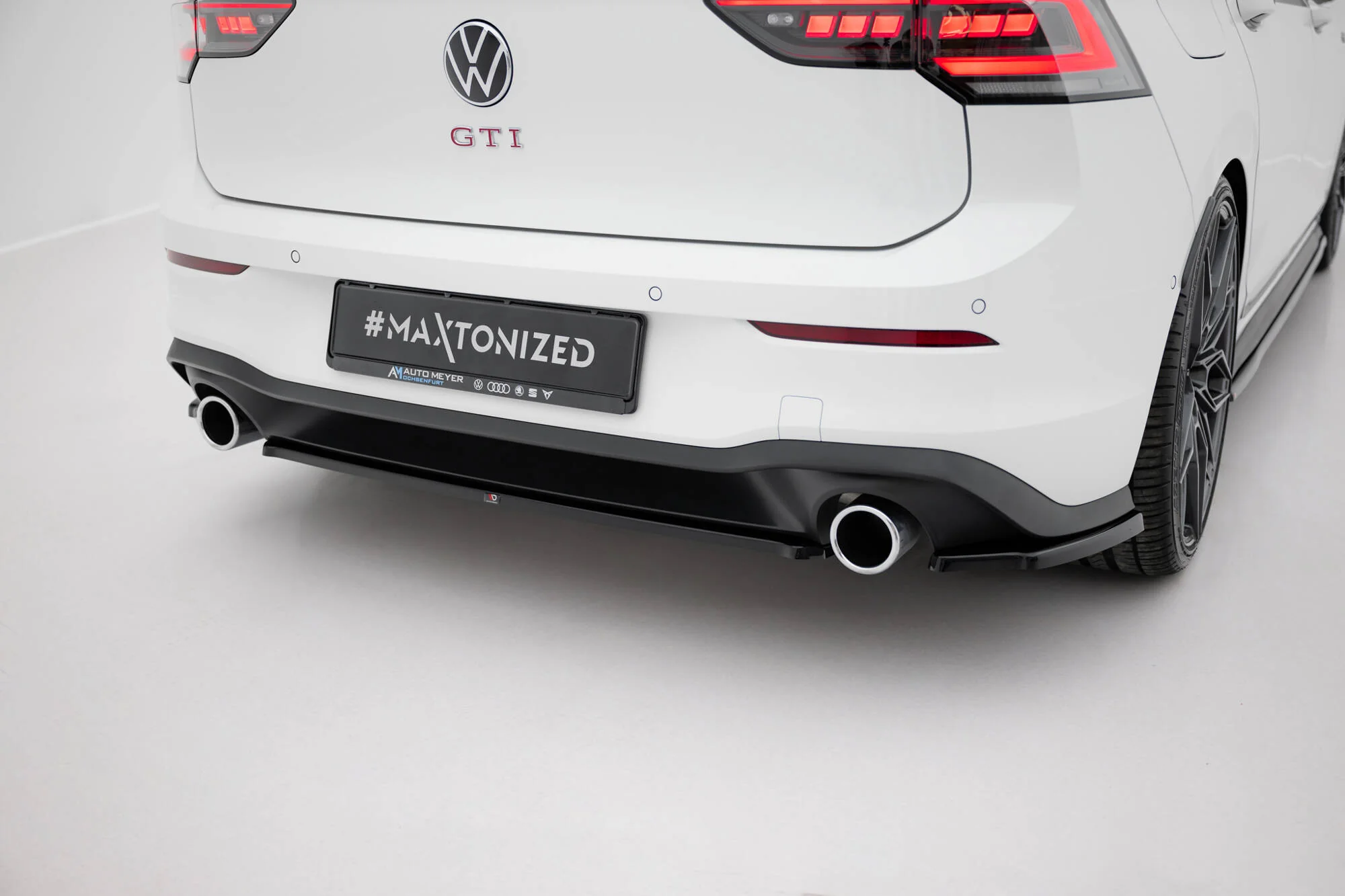 CENTRAL REAR SPLITTER VOLKSWAGEN GOLF 8 GTI - Image 3