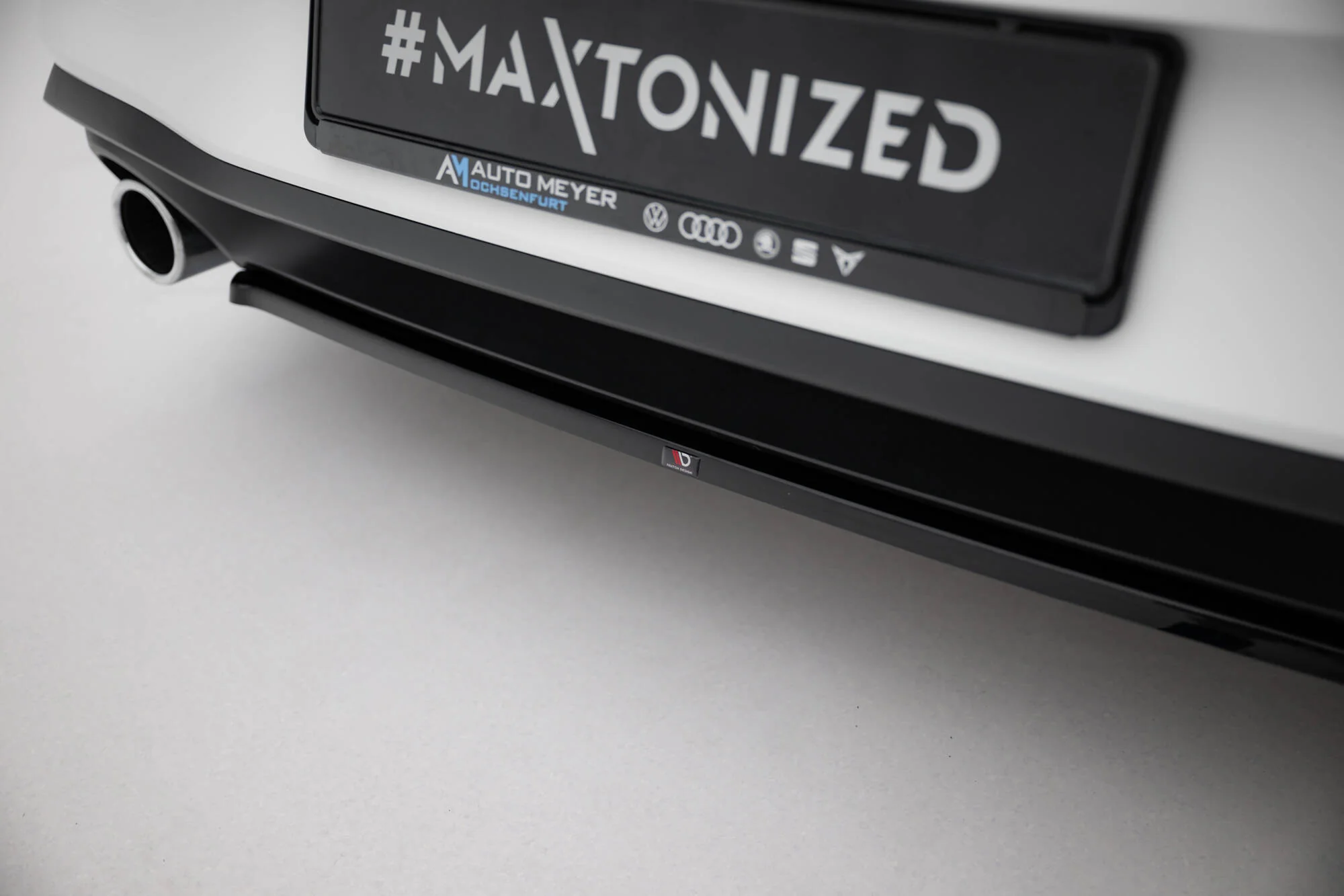 CENTRAL REAR SPLITTER VOLKSWAGEN GOLF 8 GTI - Image 4