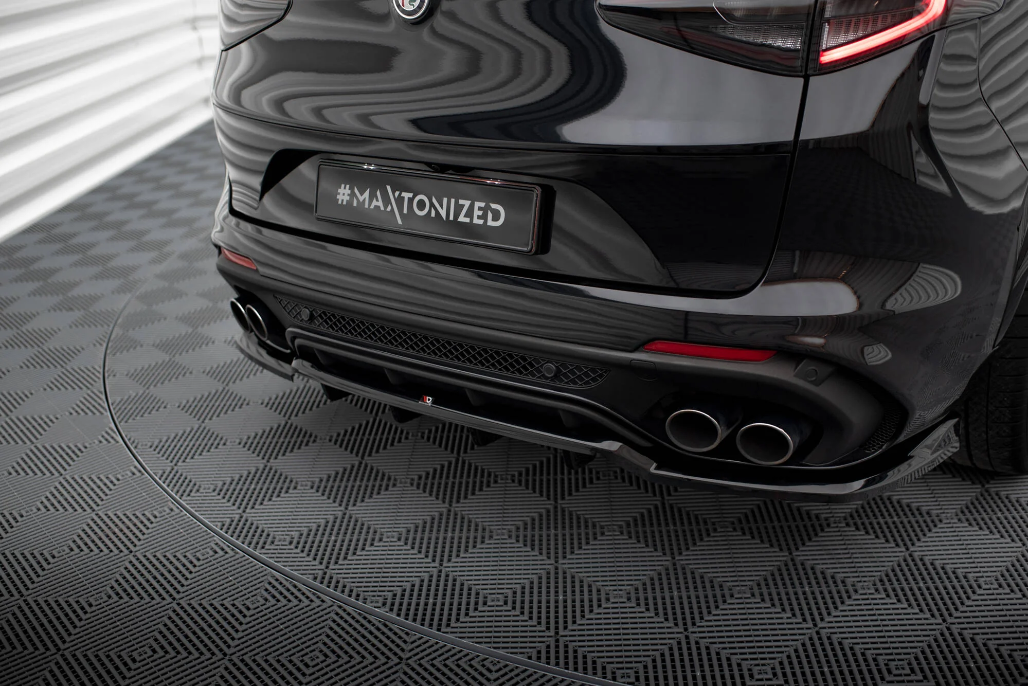 CENTRAL REAR SPLITTER (WITH VERTICAL BARS) ALFA ROMEO STELVIO QUADRIFOGLIO MK1 - Image 4