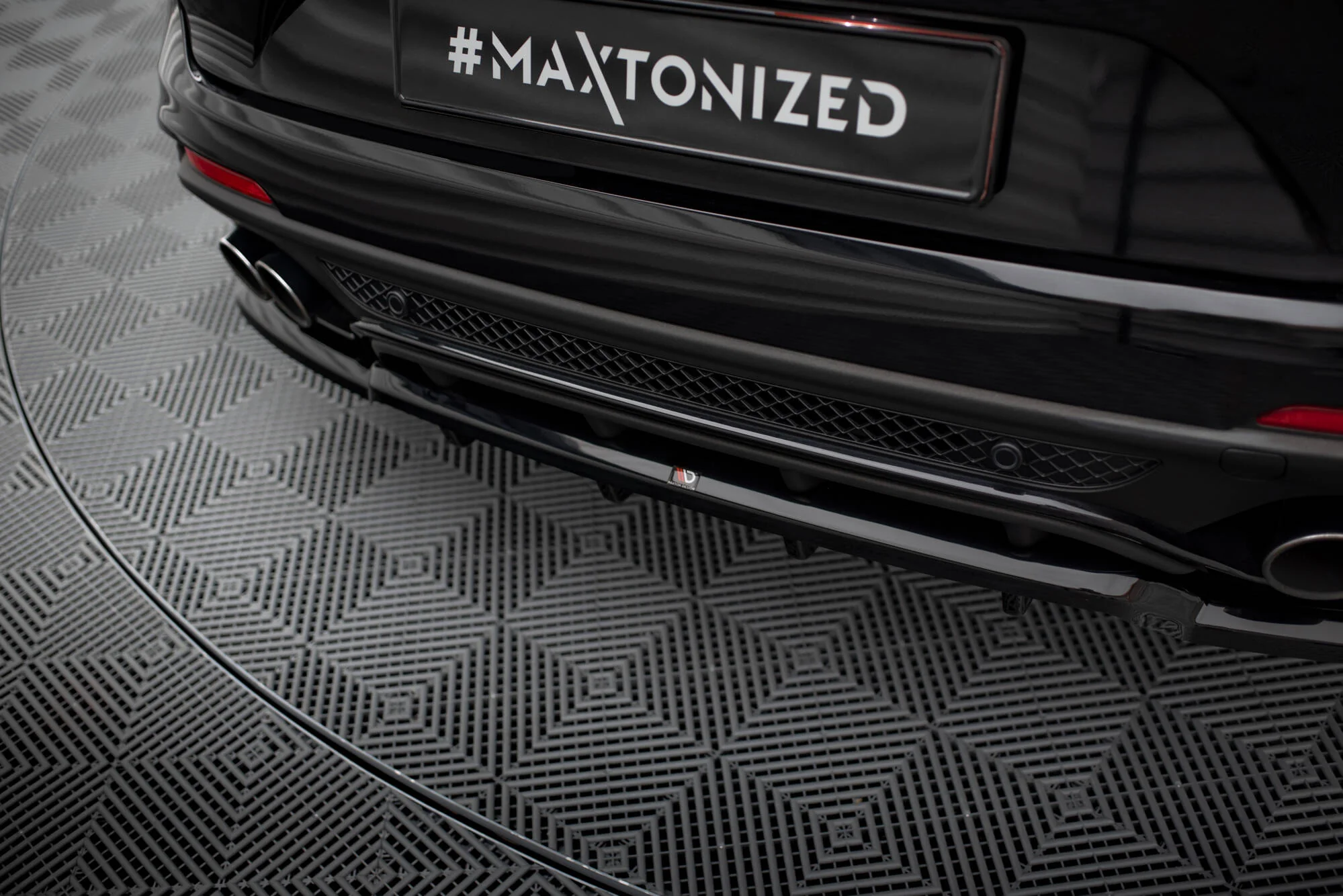 CENTRAL REAR SPLITTER (WITH VERTICAL BARS) ALFA ROMEO STELVIO QUADRIFOGLIO MK1 - Image 5