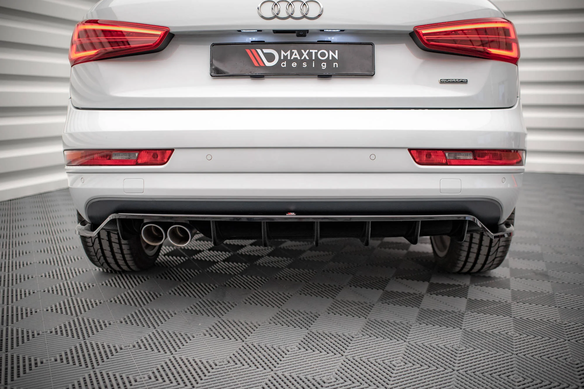 CENTRAL REAR SPLITTER (WITH VERTICAL BARS) AUDI Q3 S-LINE 8U FACELIFT - Image 2
