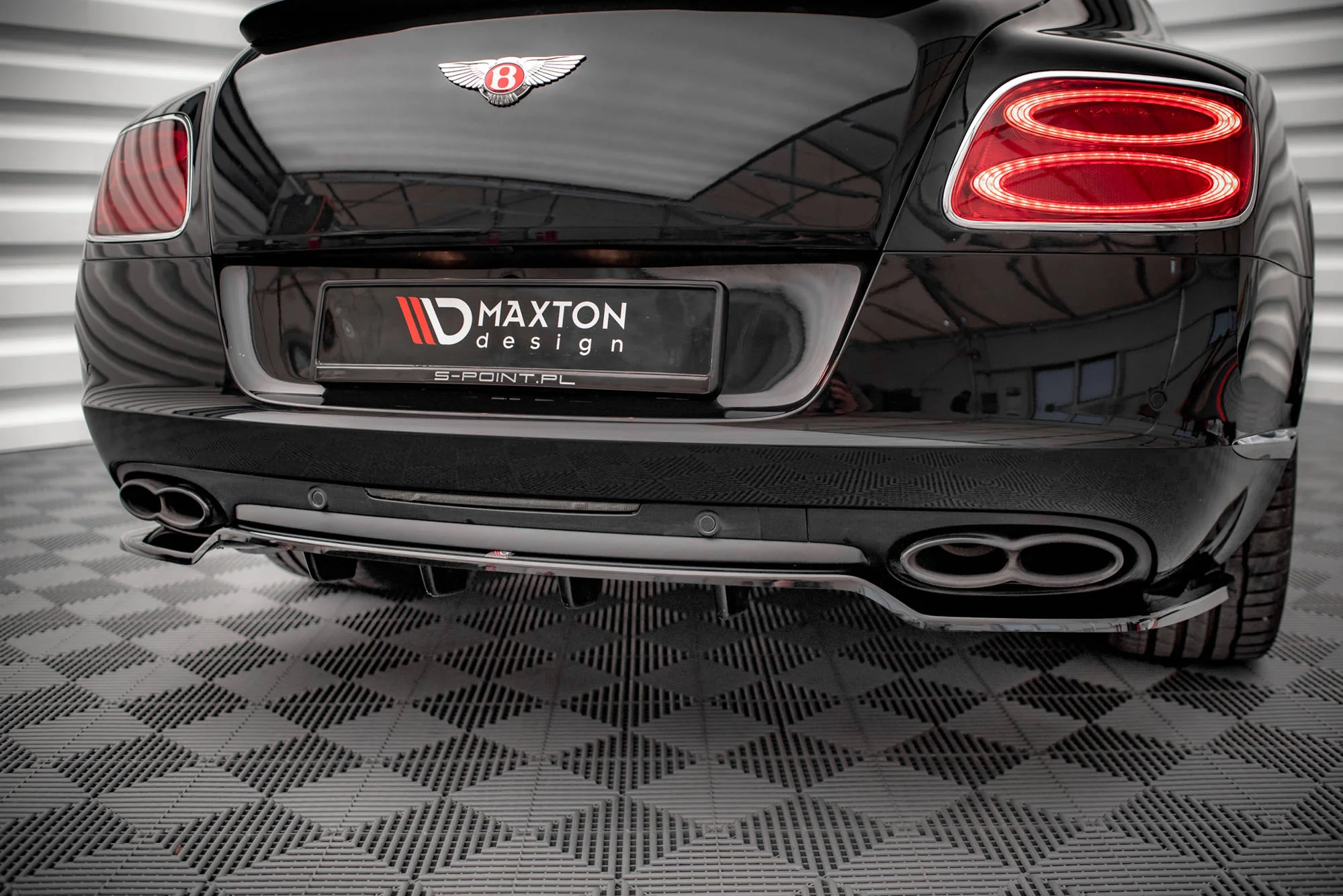 CENTRAL REAR SPLITTER (WITH VERTICAL BARS) BENTLEY CONTINENTAL GT V8 S MK2 - Image 2