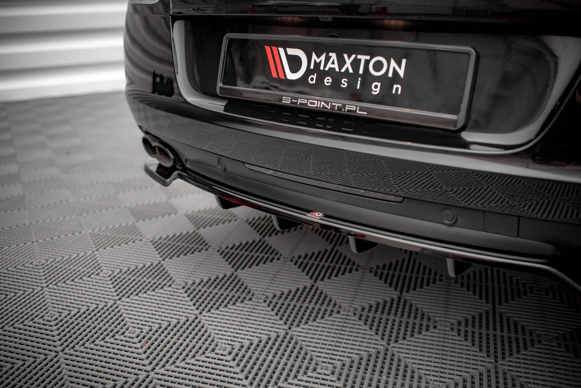 CENTRAL REAR SPLITTER (WITH VERTICAL BARS) BENTLEY CONTINENTAL GT V8 S MK2 - Image 3