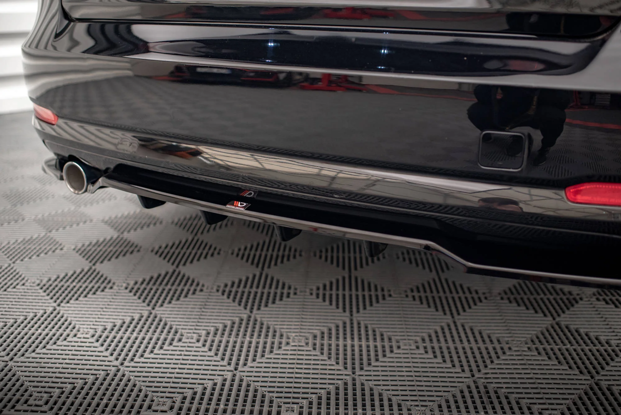 CENTRAL REAR SPLITTER (WITH VERTICAL BARS) BMW 3 GT F34 - Image 3